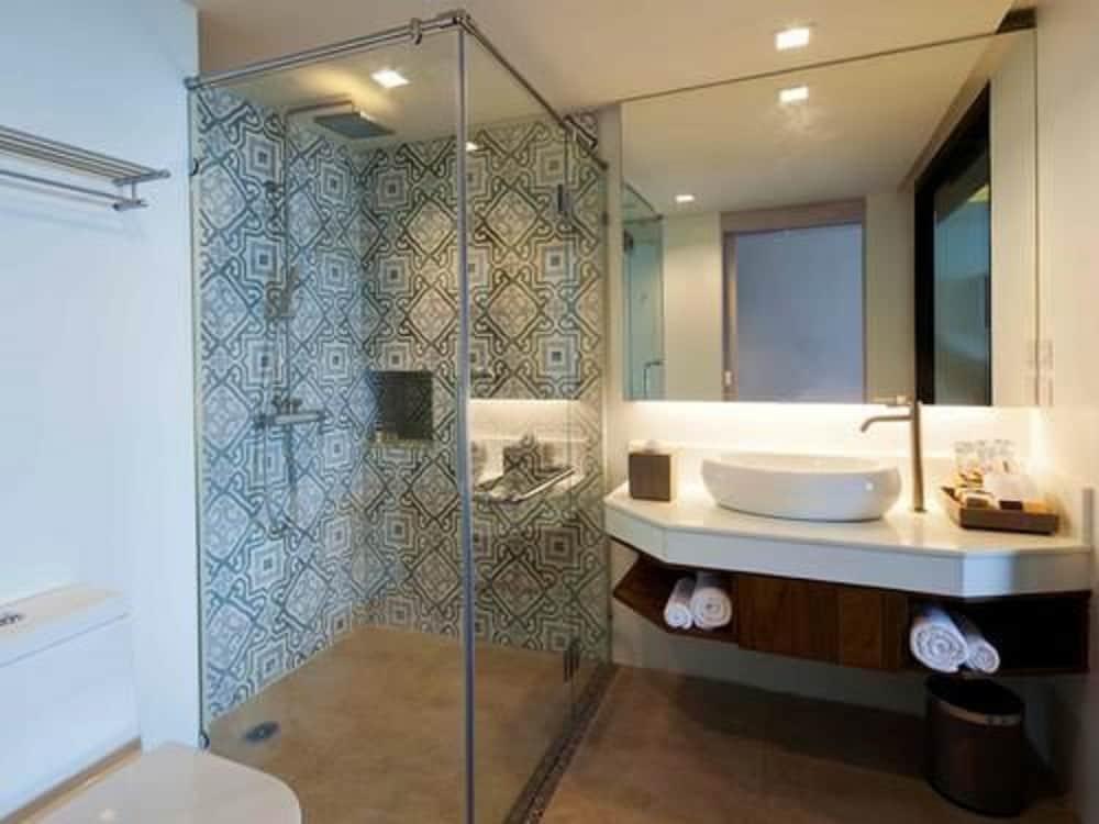 Deluxe King Room Sea View Non-Smoking,1622044718:JPEG