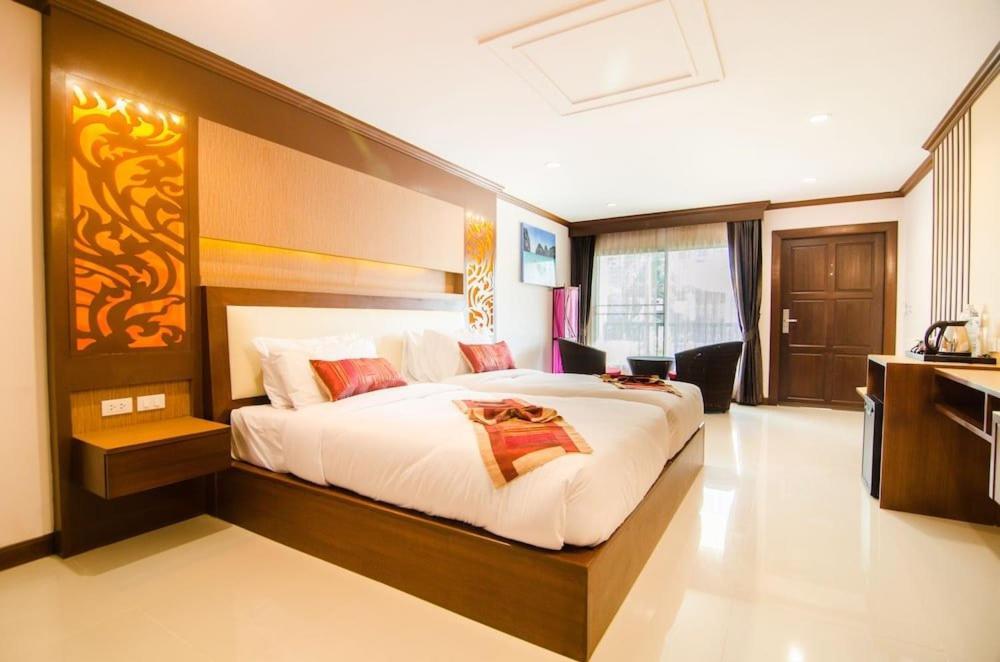 Super Deluxe Double Room Pool View