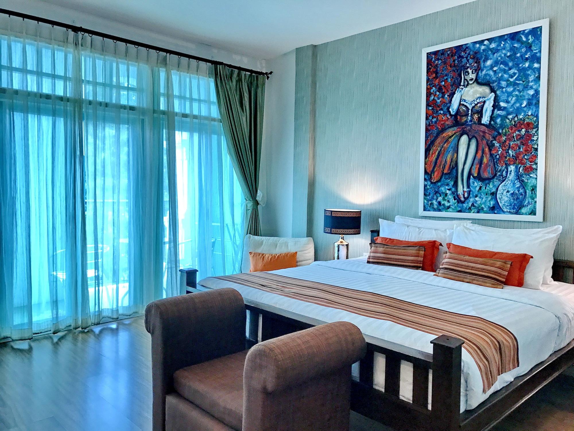 Premium Deluxe 1 King City View Balcony
