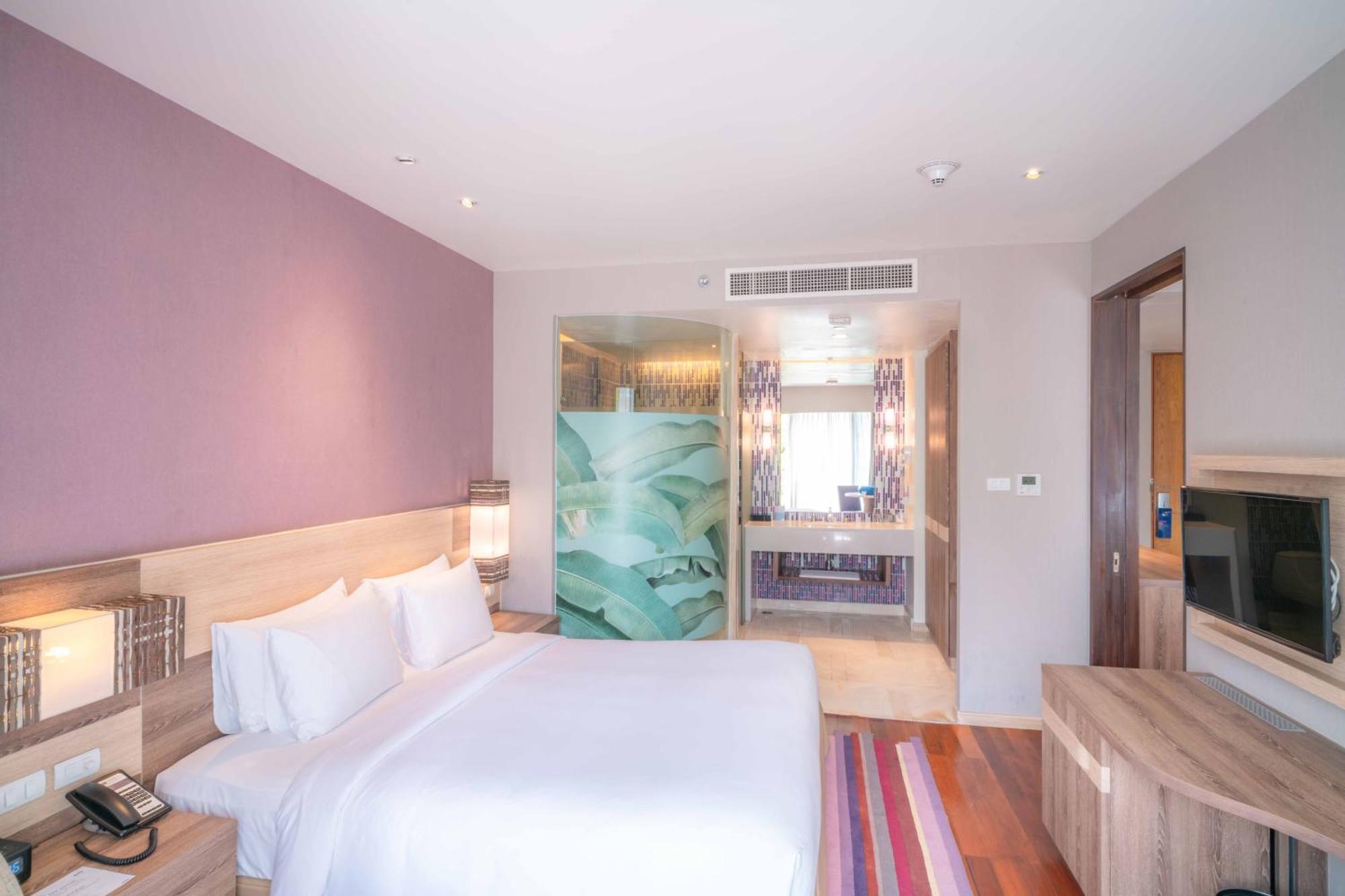 One-Bedroom Suite - Free Breakfast