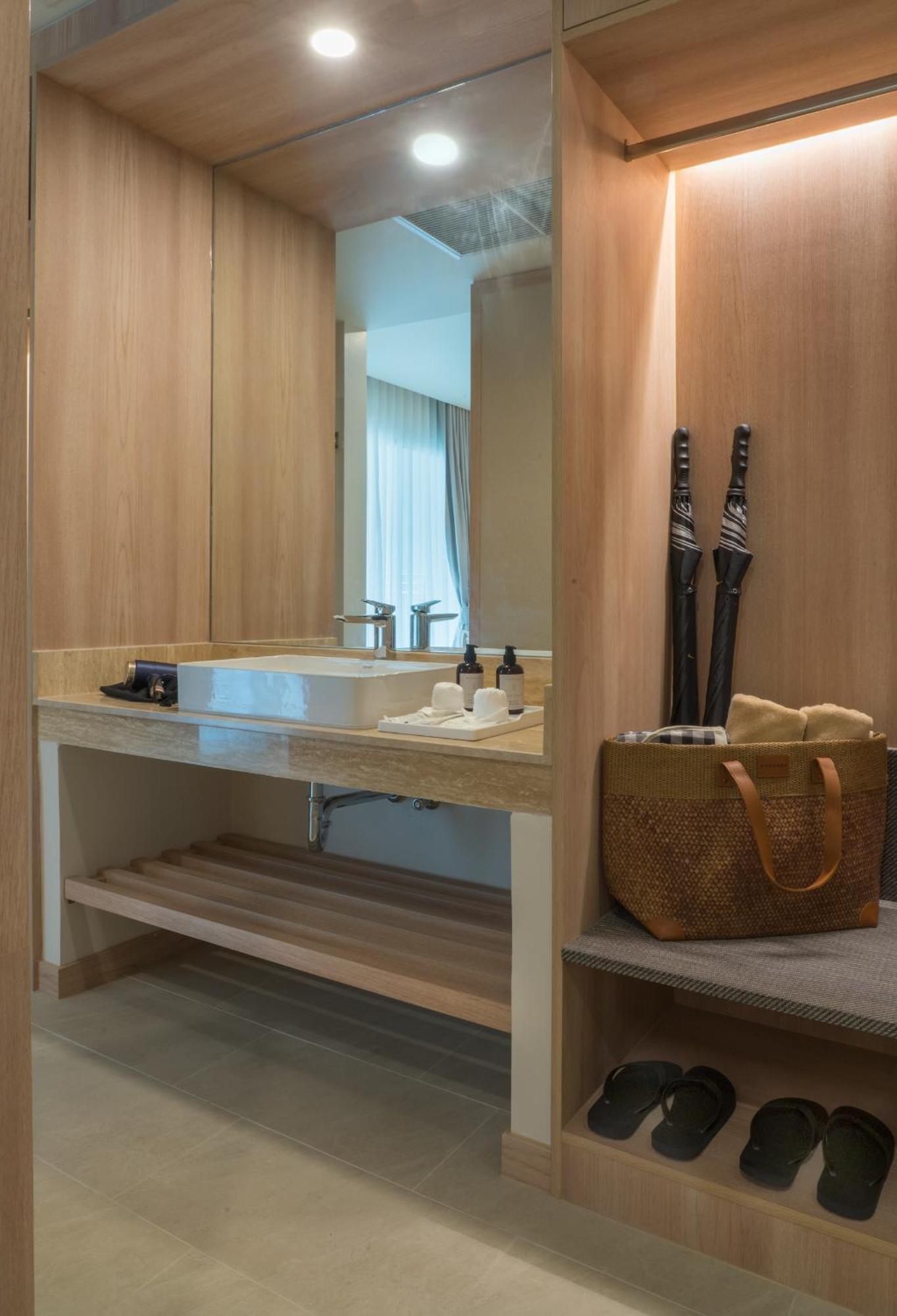 Grand Deluxe King or Twin Room