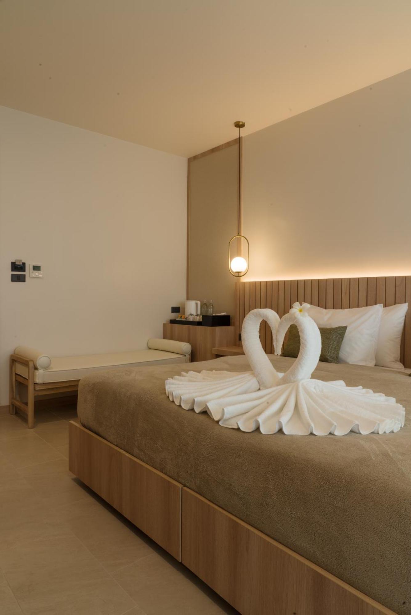 Grand Deluxe King or Twin Room