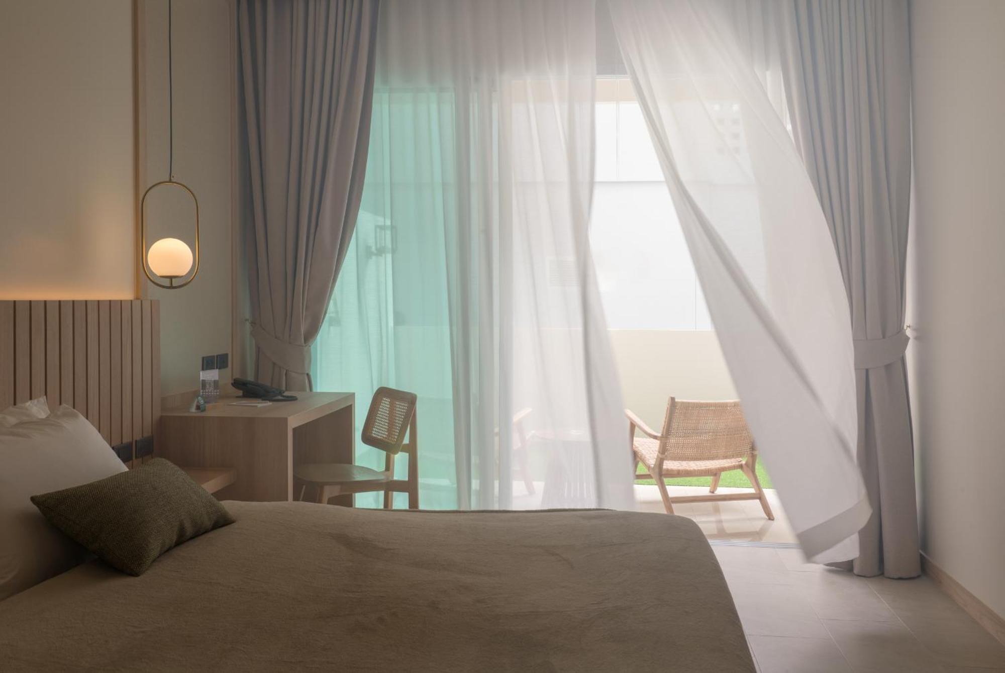 Grand Deluxe King or Twin Room
