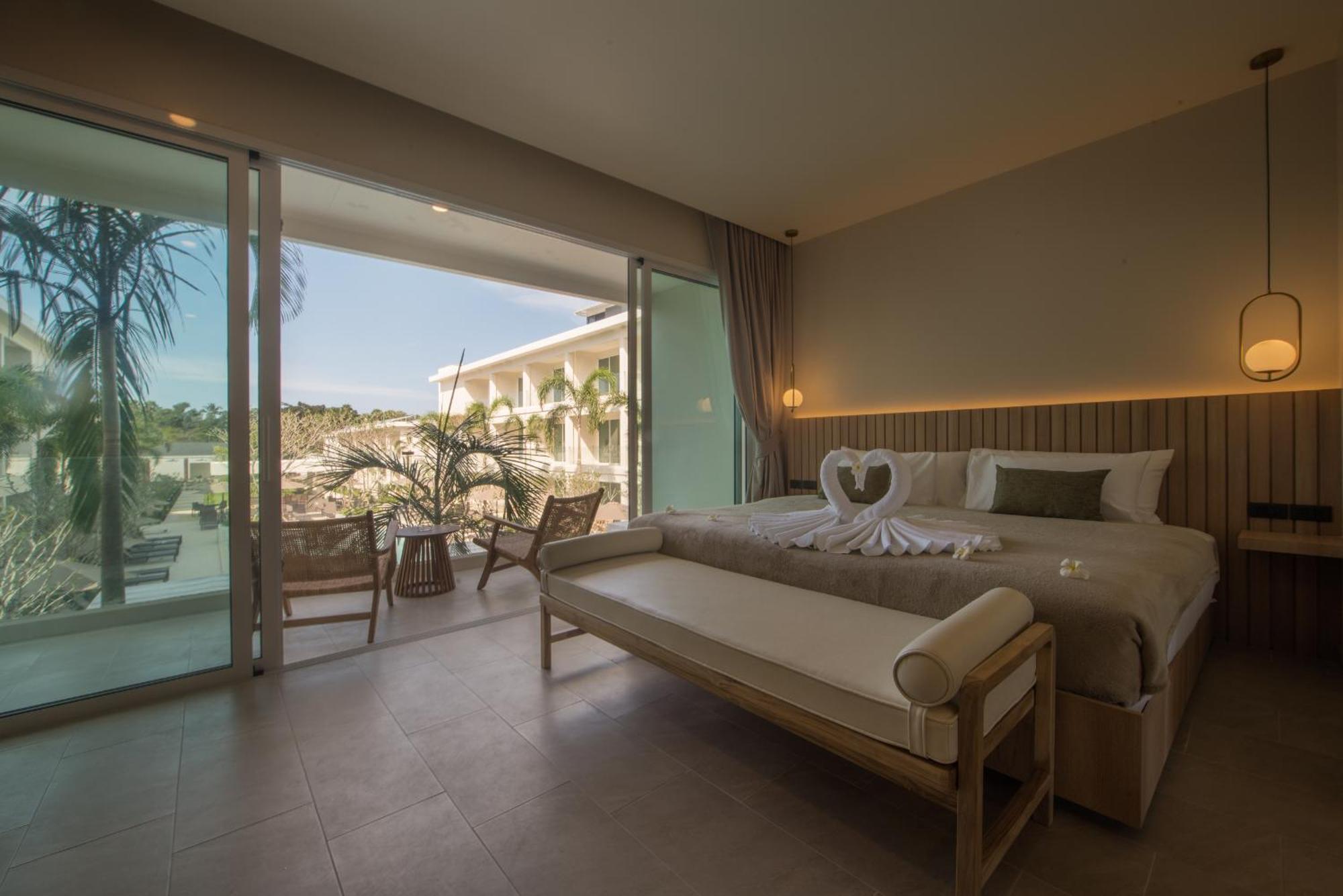 Deluxe King or Twin Room Grand View