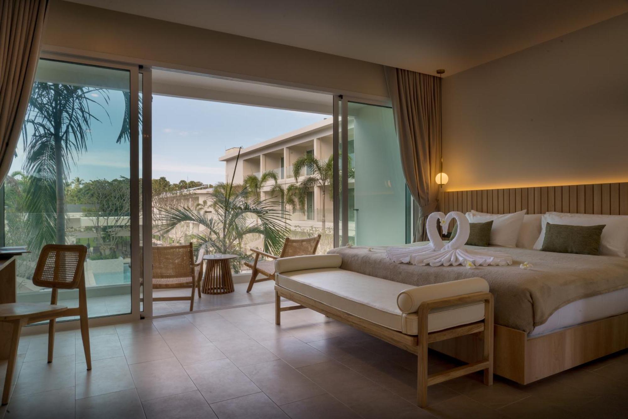 Deluxe King or Twin Room Grand View