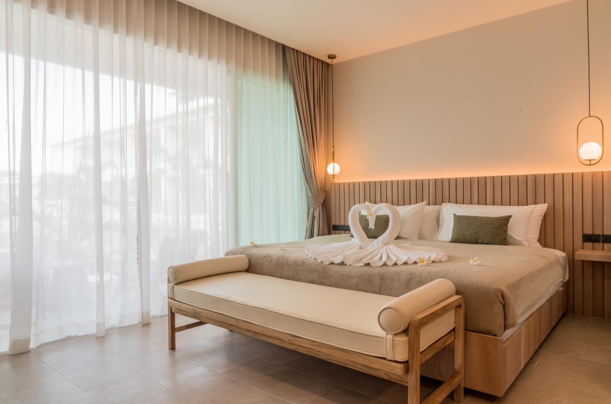 Deluxe King or Twin Room Grand View