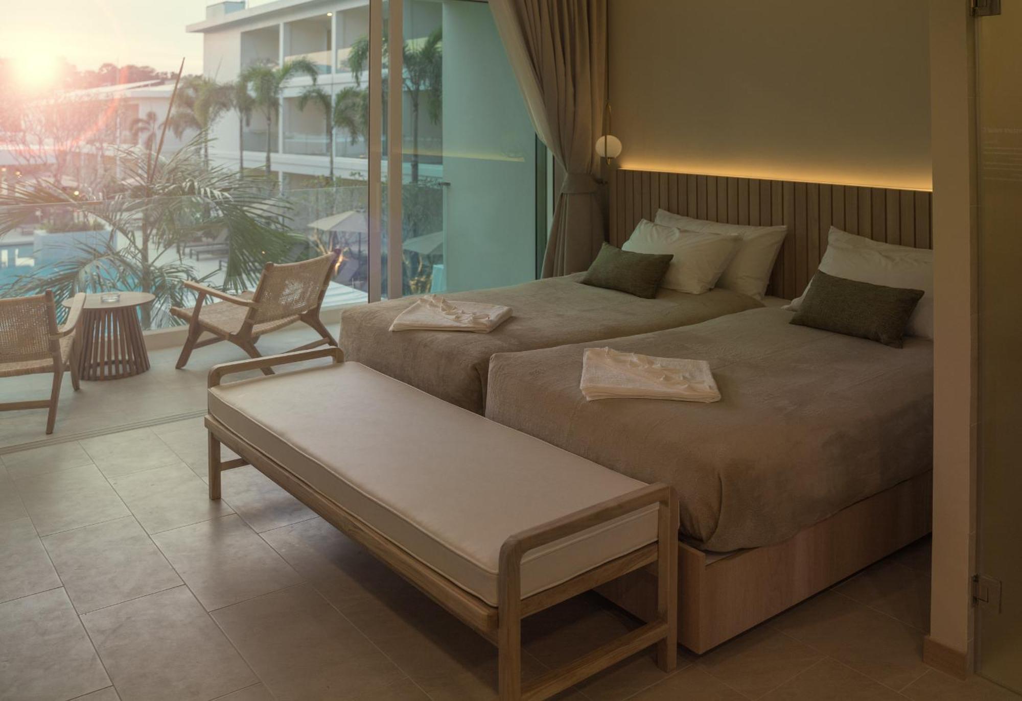 Deluxe King or Twin Room Grand View