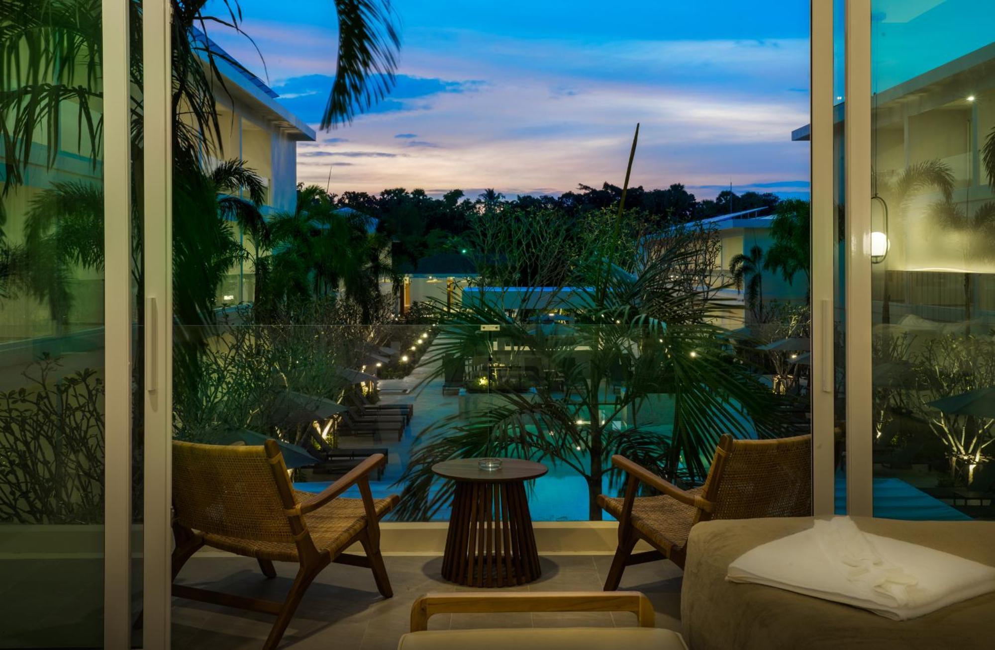 Deluxe King or Twin Room Grand View