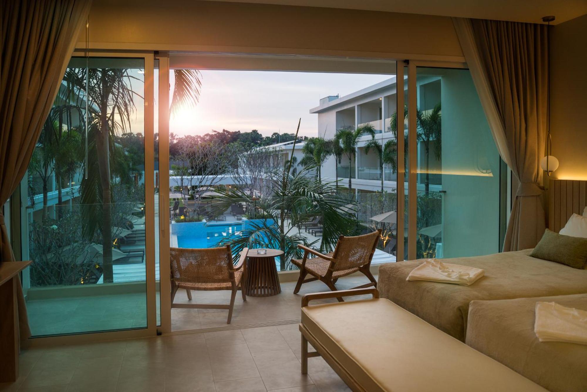 Deluxe King or Twin Room Grand View