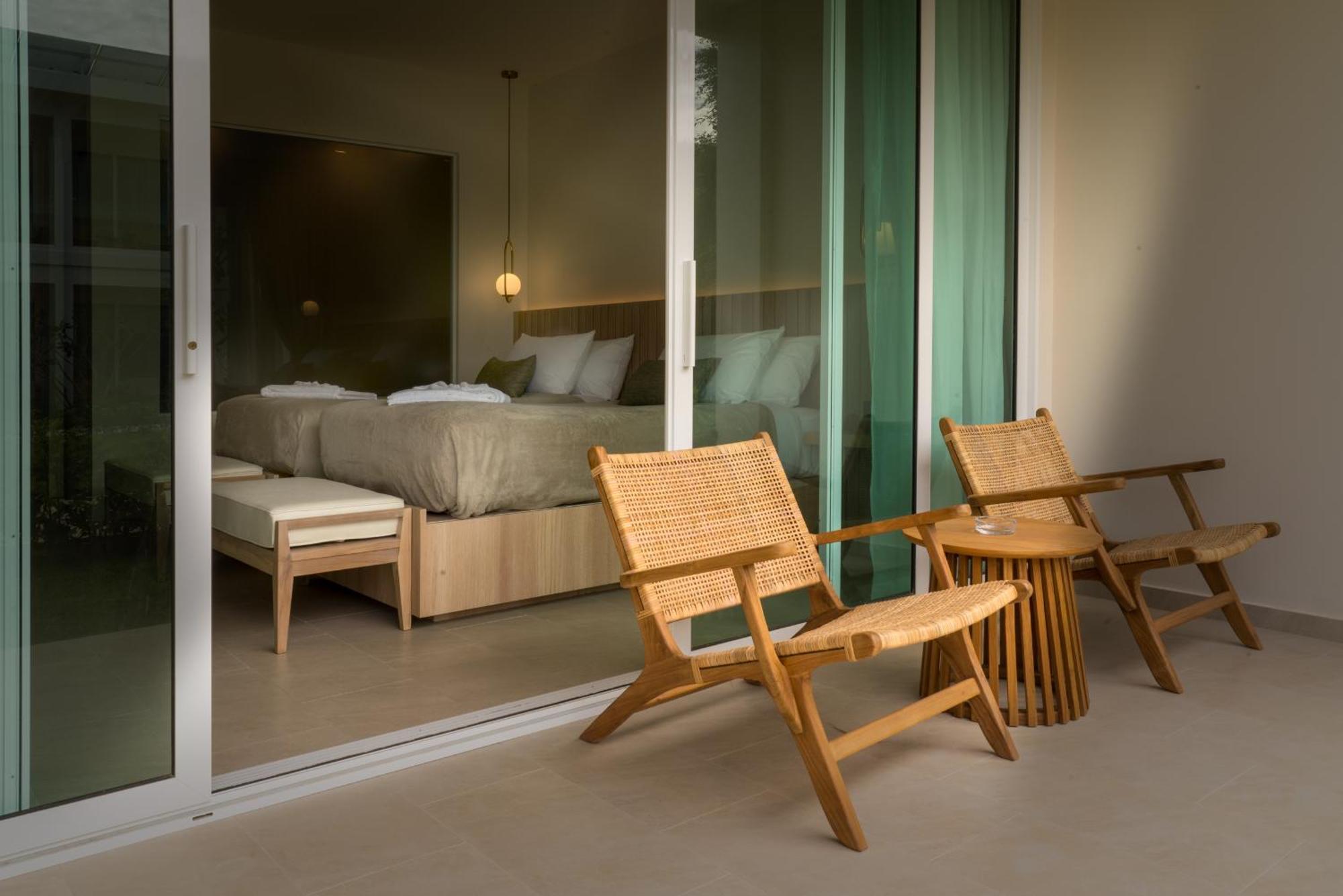 Deluxe King or Twin Room Pool View