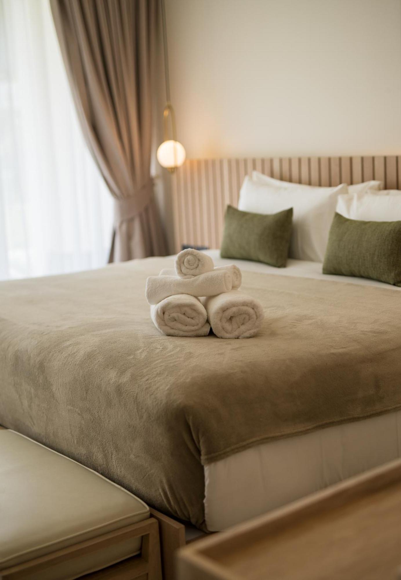 Deluxe King or Twin Room Garden View