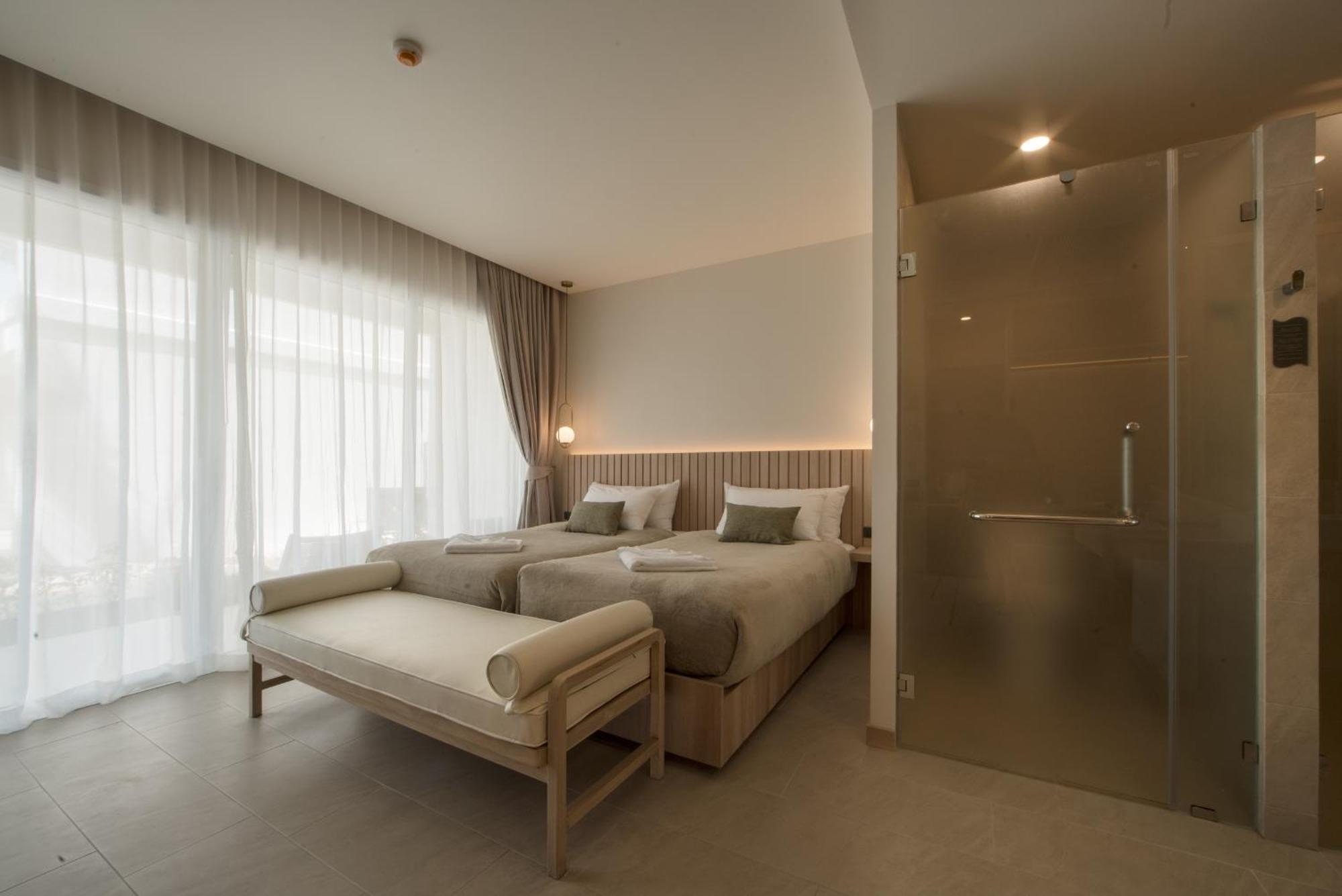 Deluxe King or Twin Room Pool Entrance