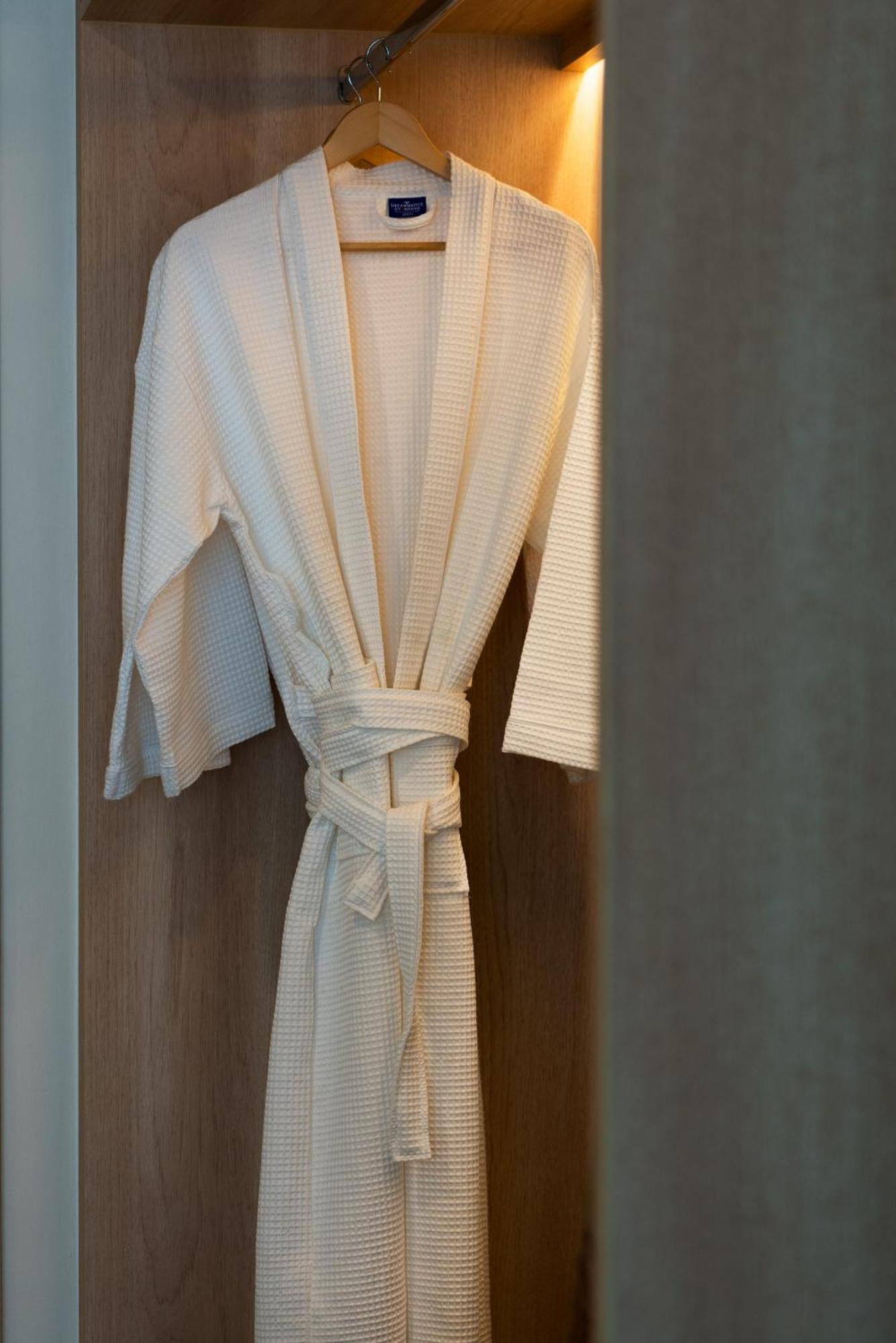 Deluxe King or Twin Room