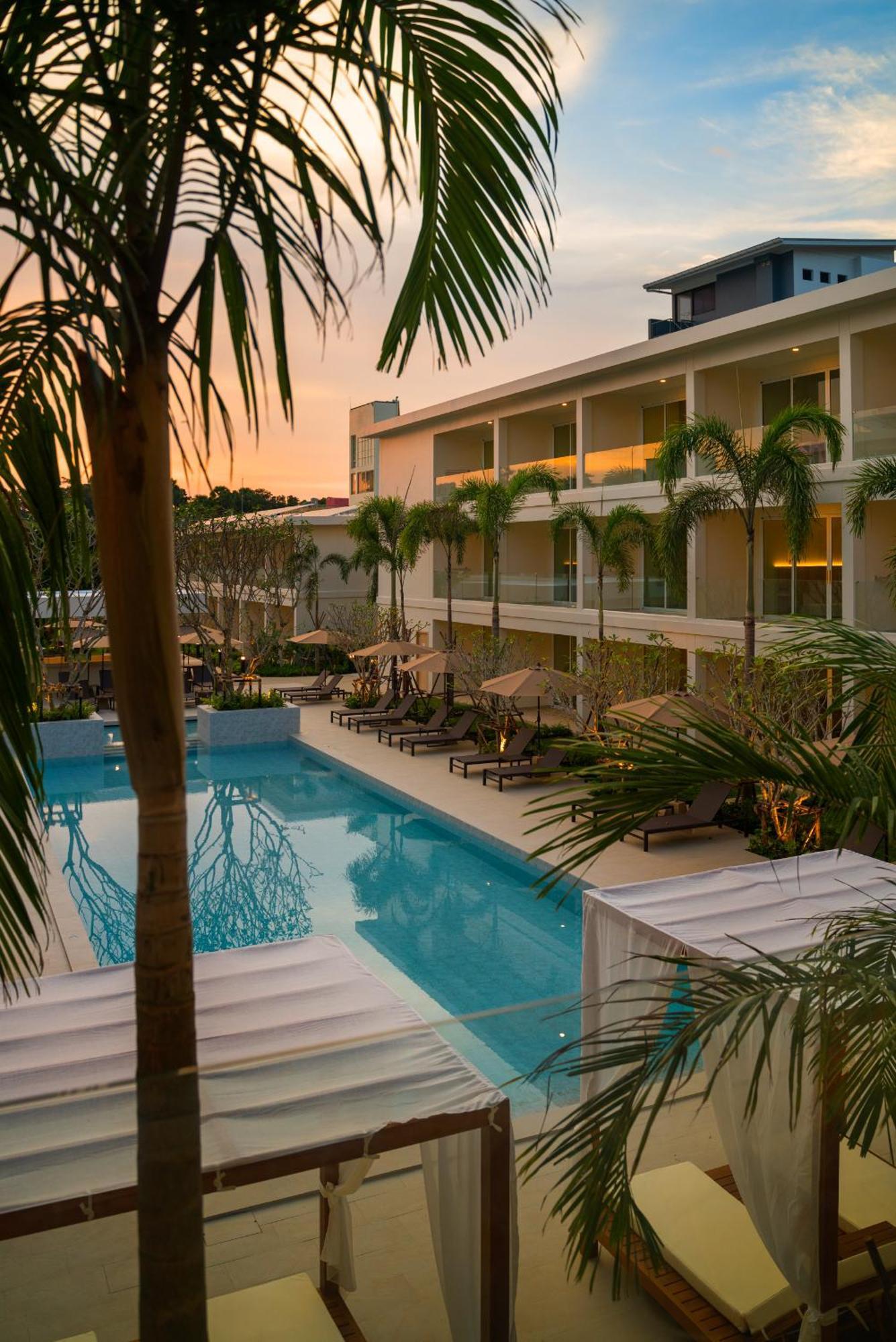 Deluxe King or Twin Room Grand View