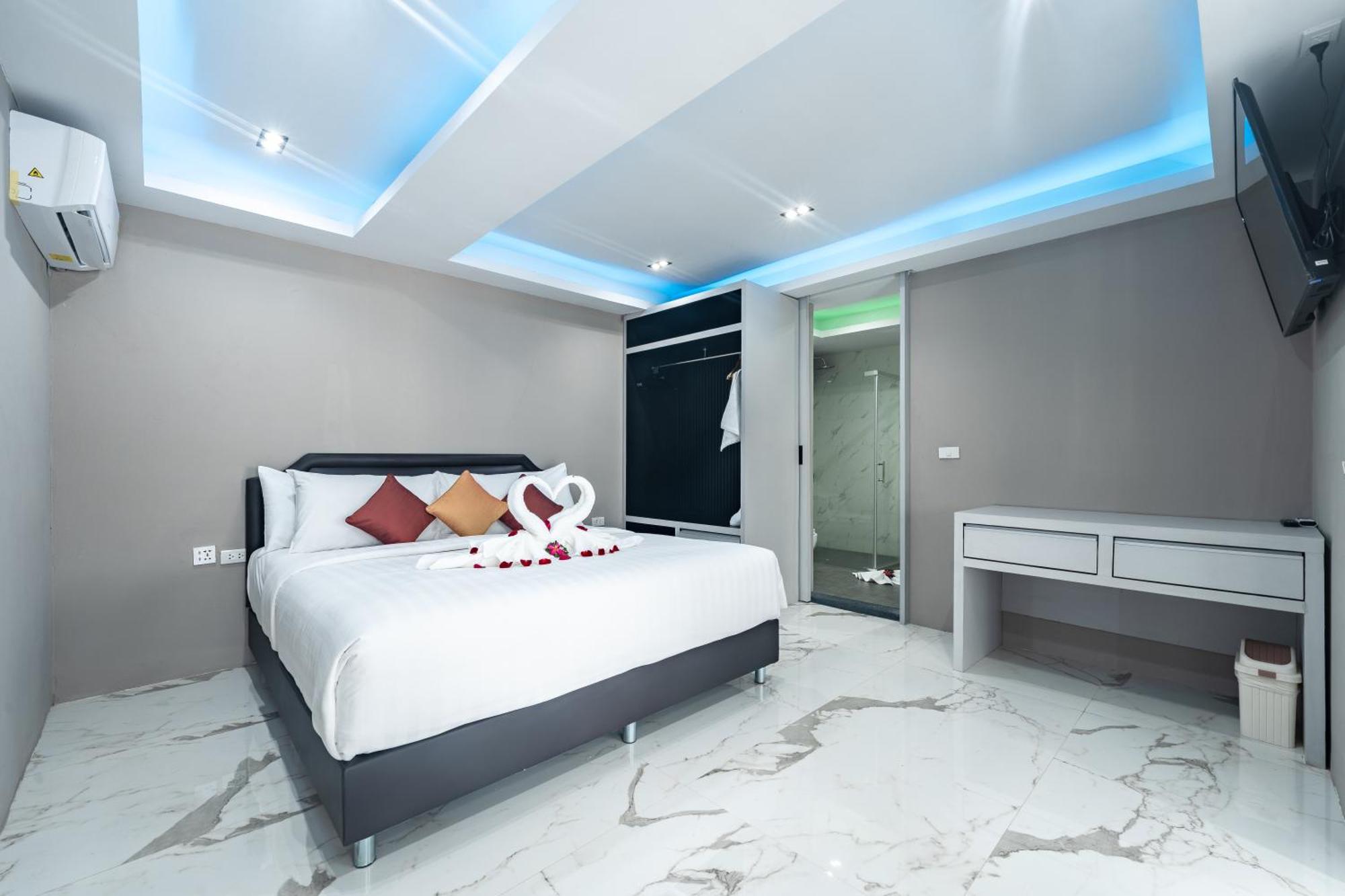 Three-Bedroom Apartment Ocean View