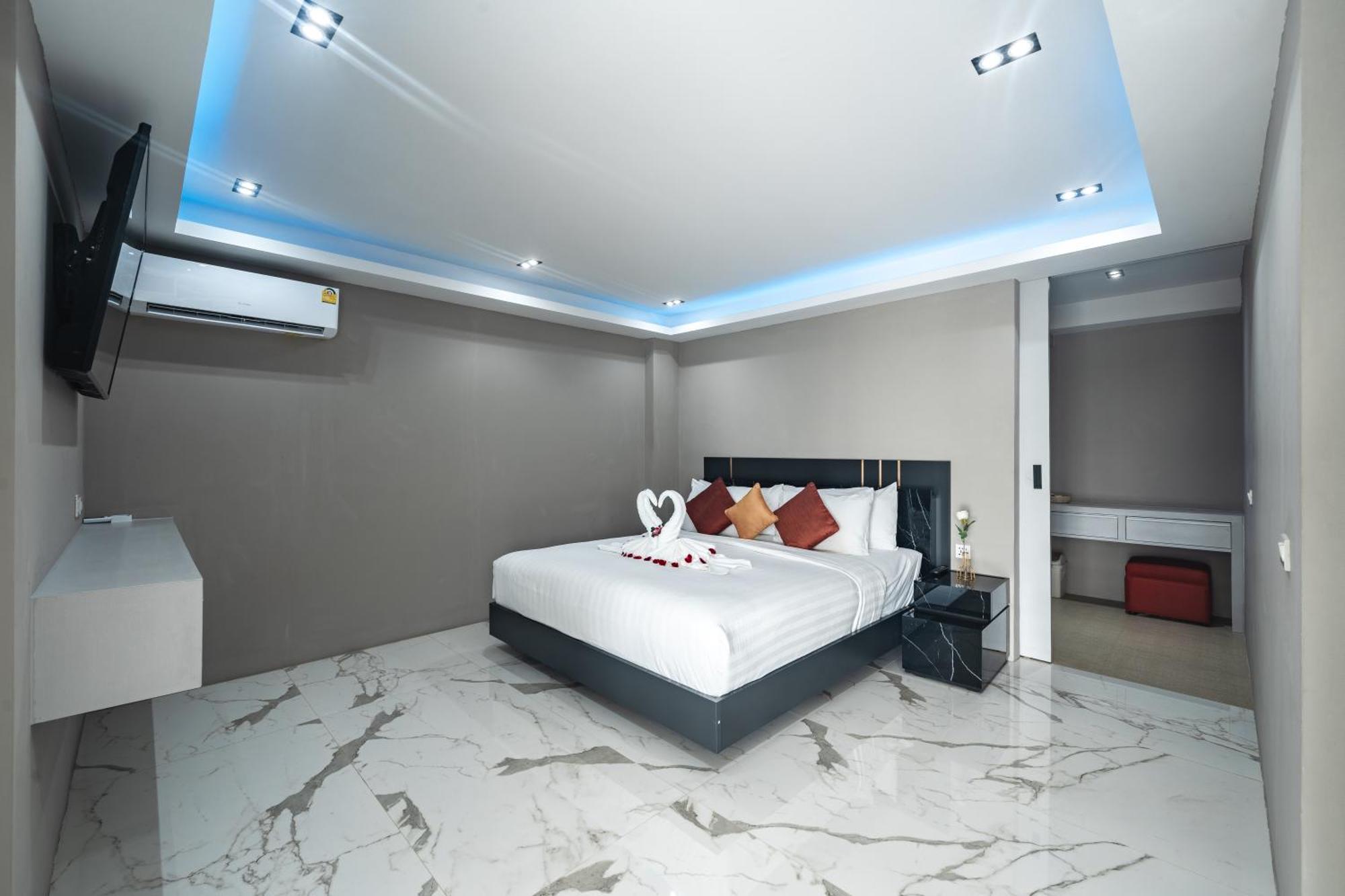 Three-Bedroom Apartment Ocean View