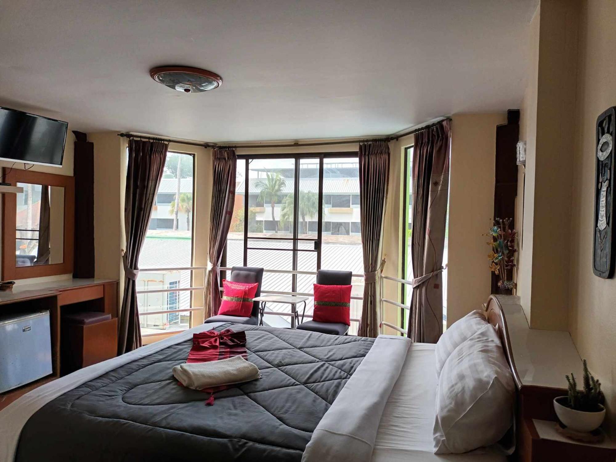 Deluxe Double Room,1499240704:JPEG