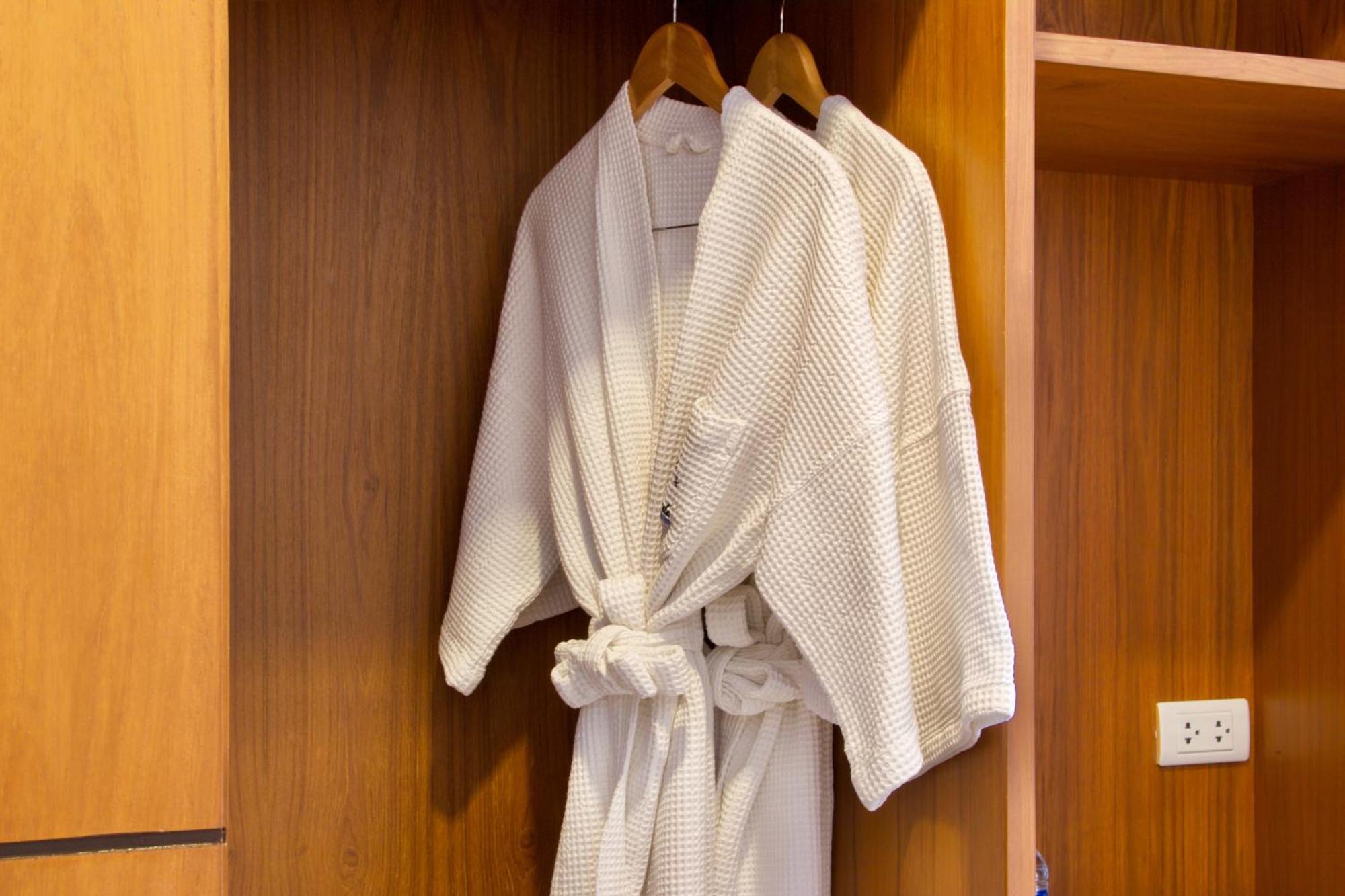 Deluxe Double or Twin Room Sea View