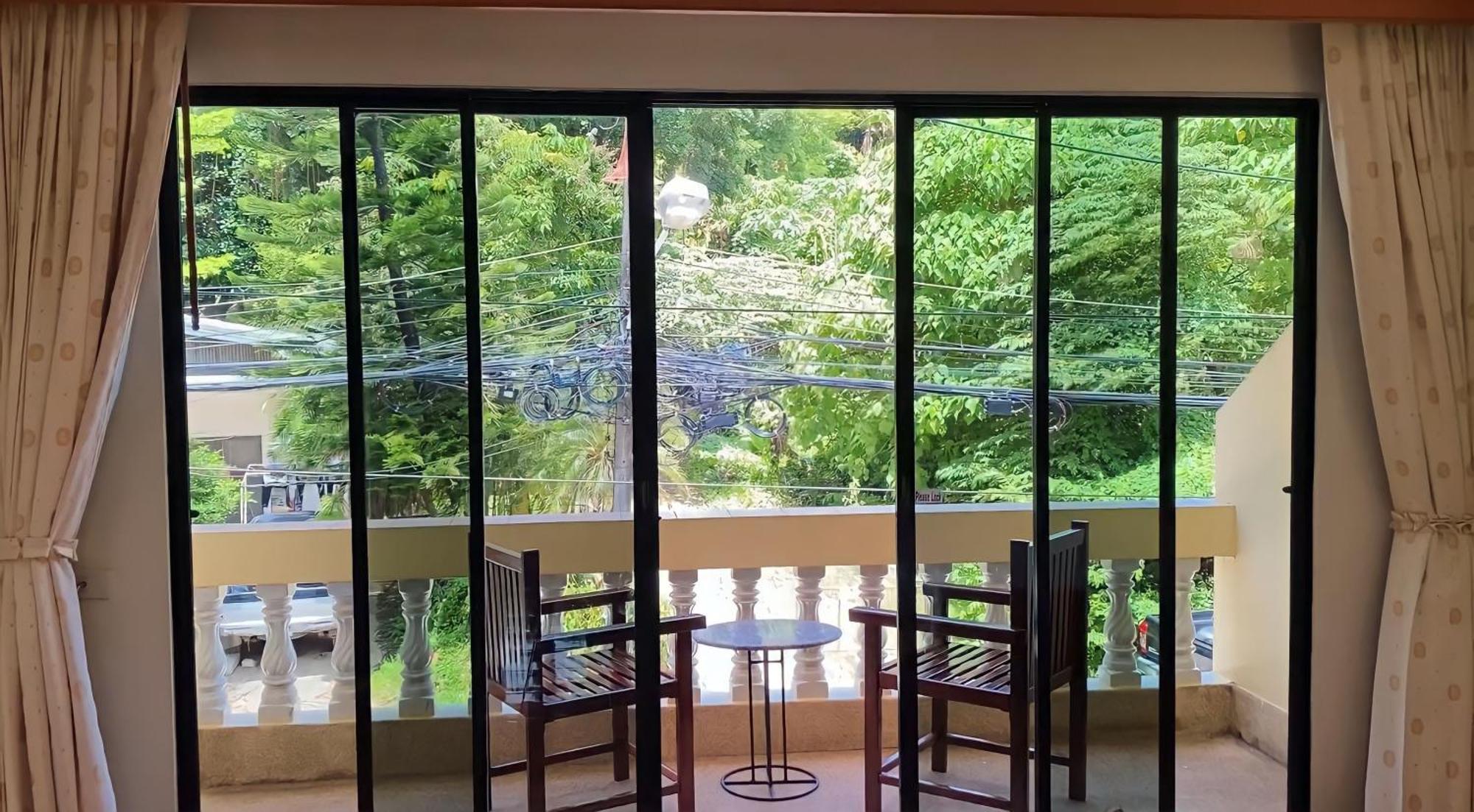 Family Room,1553095045:JPEG