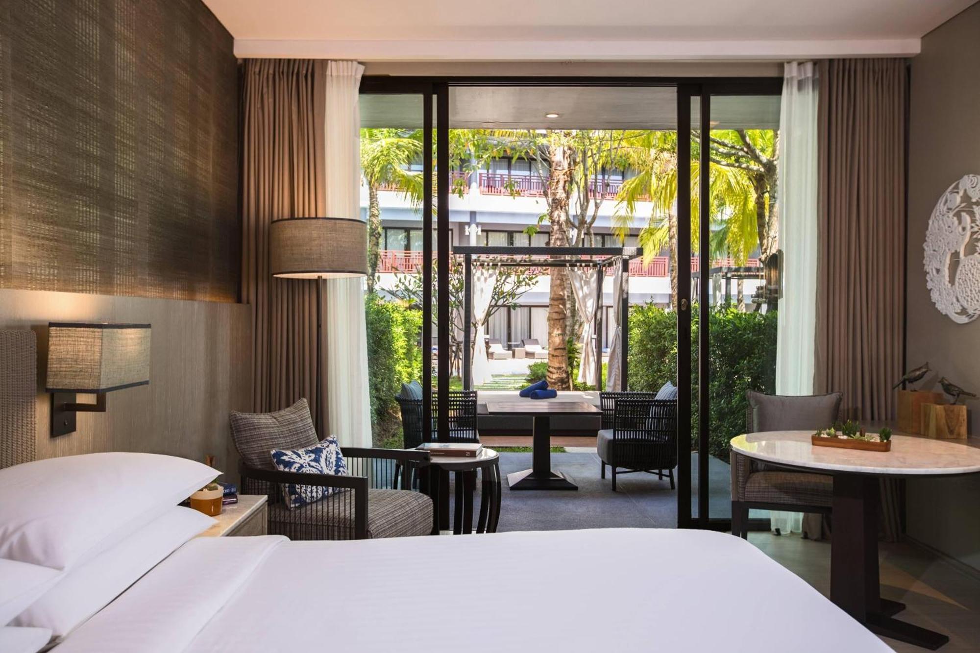 Garden Cabana Pool Access Guest room 1 King Garden view,1543765093:JPEG