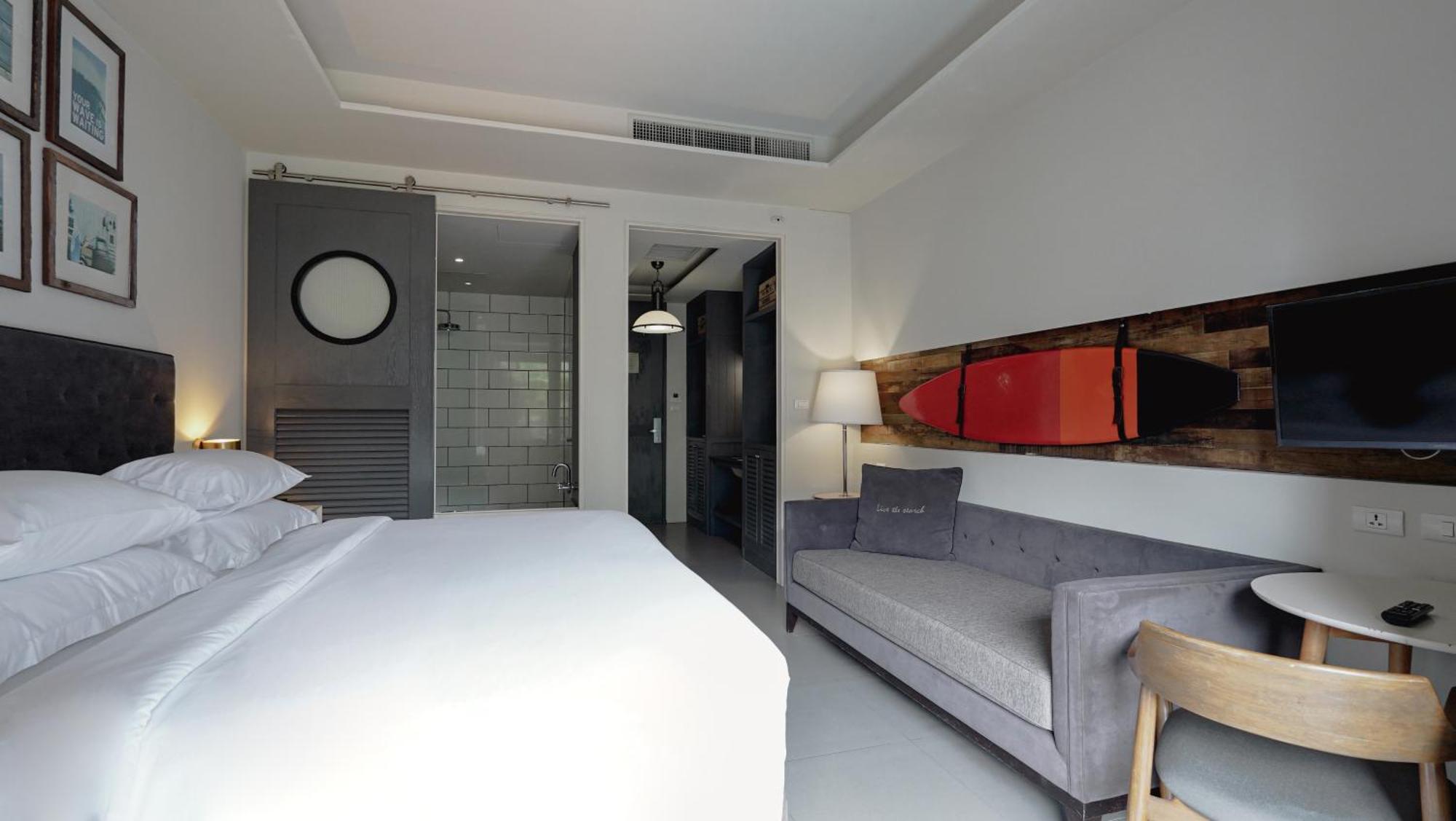 Deluxe Double or Twin Room Pool View