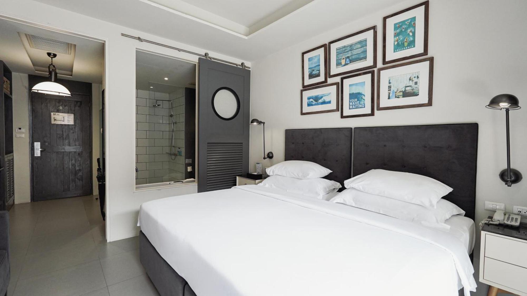 Deluxe Double or Twin Room