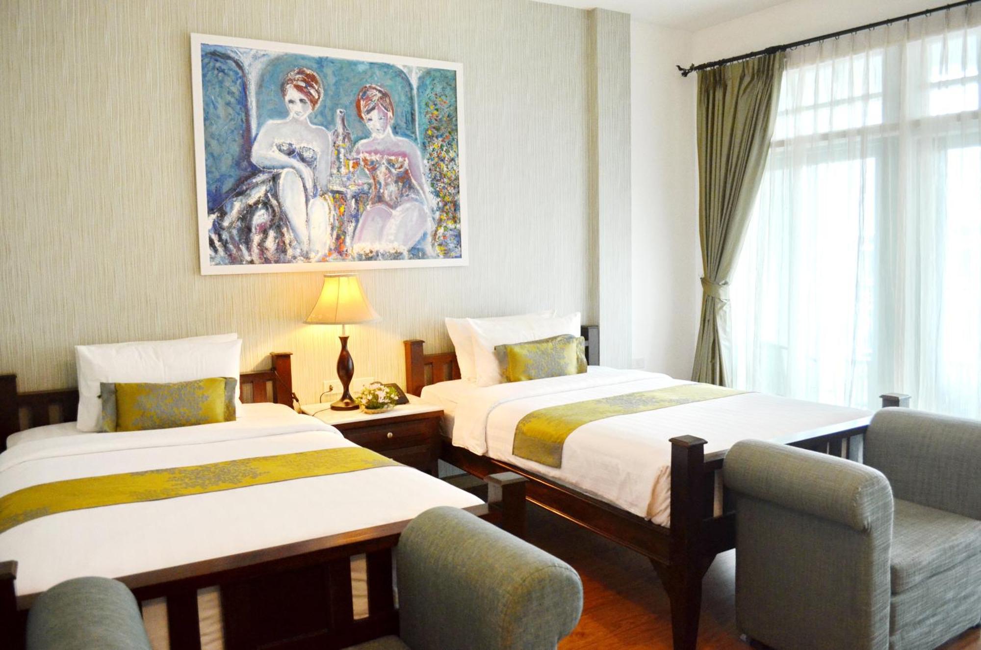 Premium Deluxe 2 Twin City View Balcony