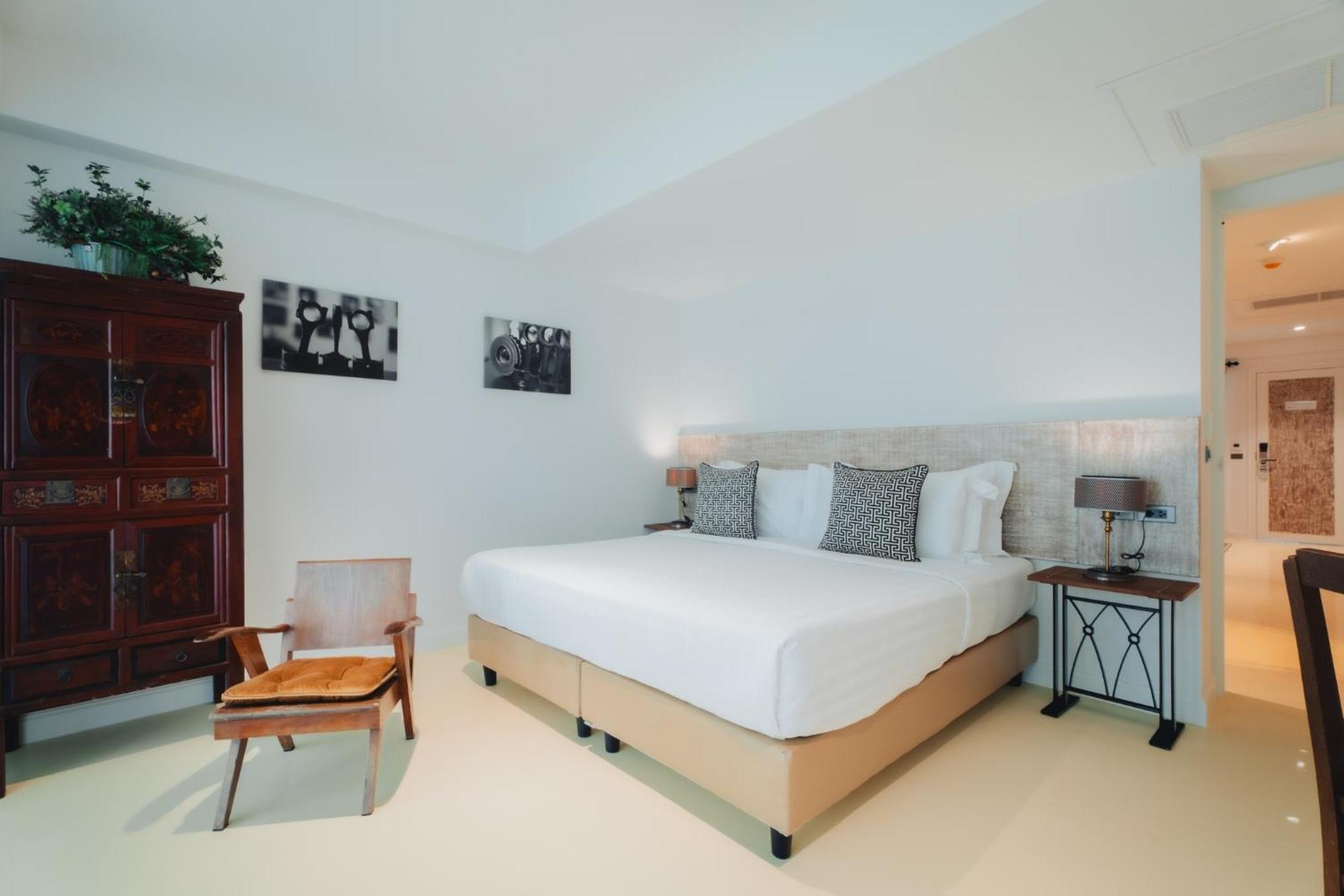 King Suite with Balcony,1613440362:JPEG