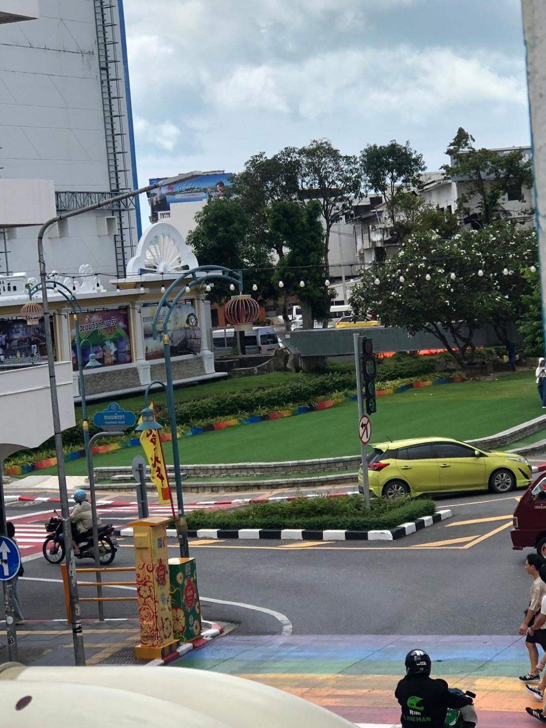 Premium Deluxe 2 Twin City View Balcony