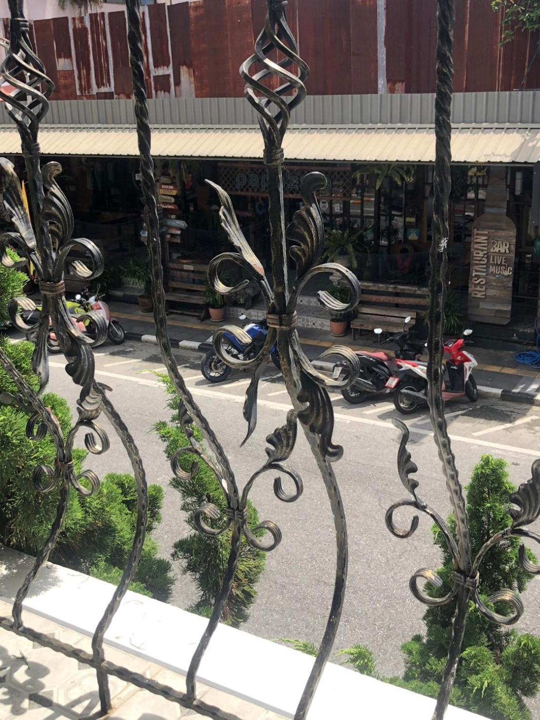 Premium Deluxe 2 Twin City View Balcony