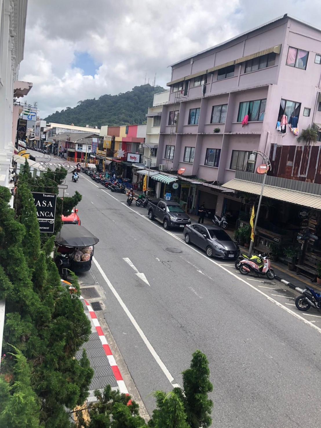 Premium Deluxe 2 Twin City View Balcony