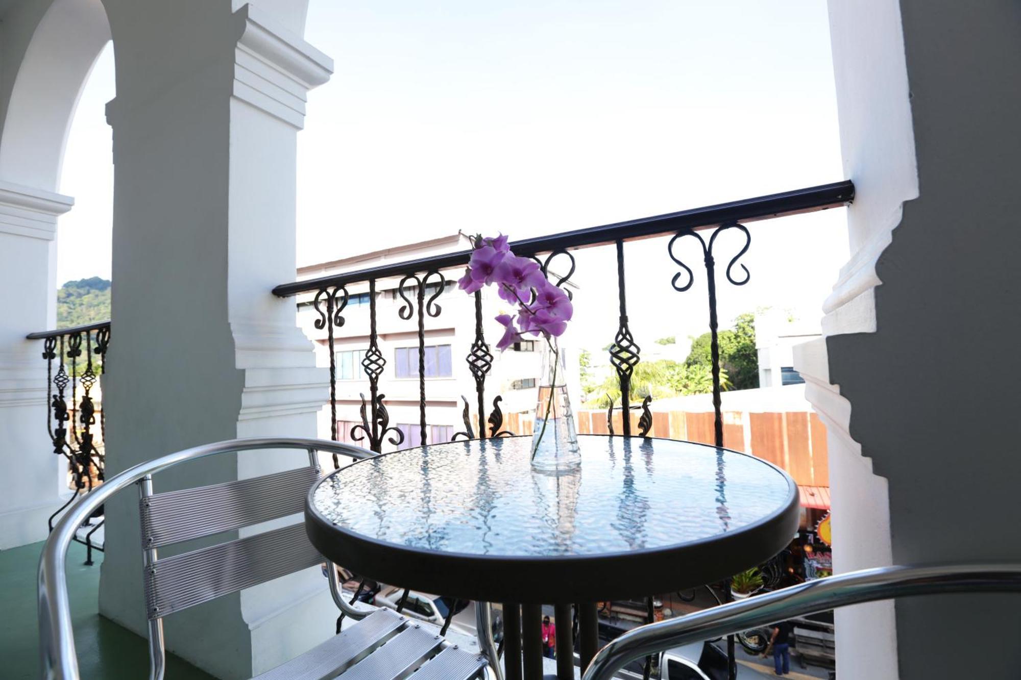 Premium Deluxe 2 Twin City View Balcony