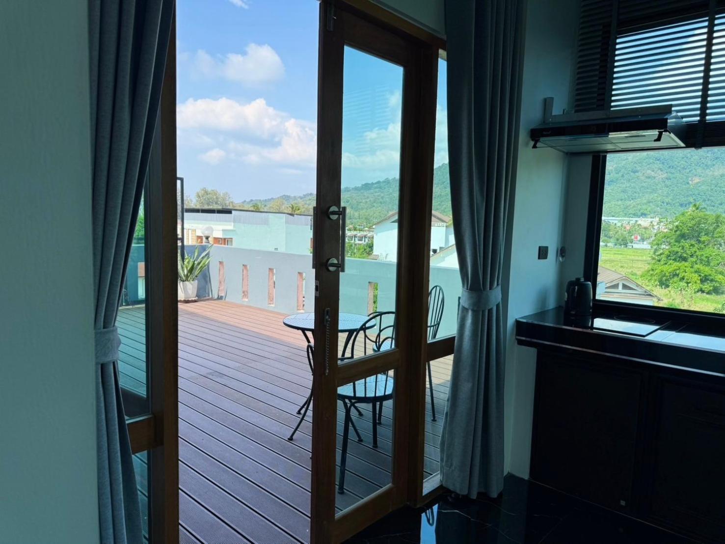 Studio Balcony