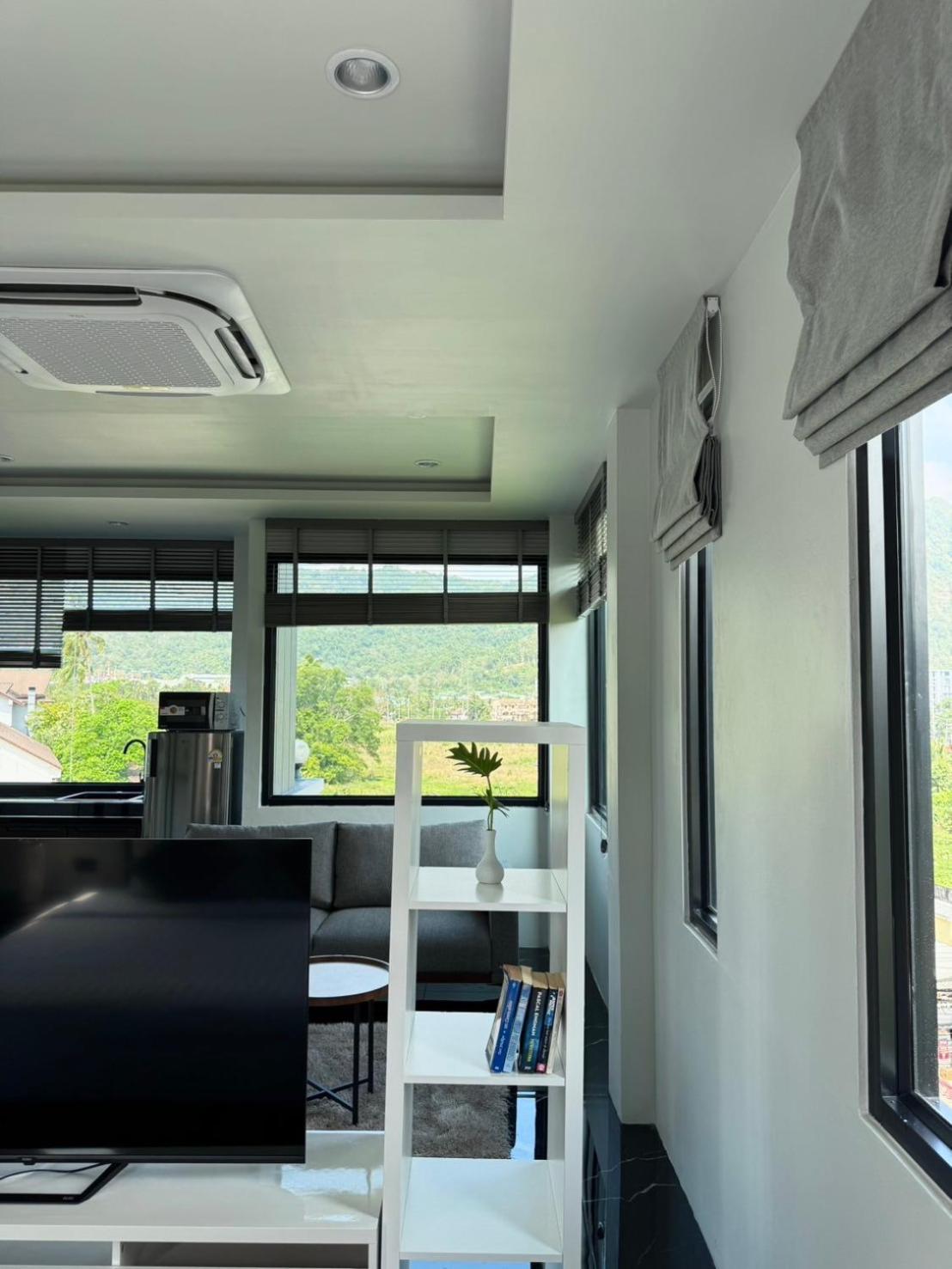 Studio Balcony