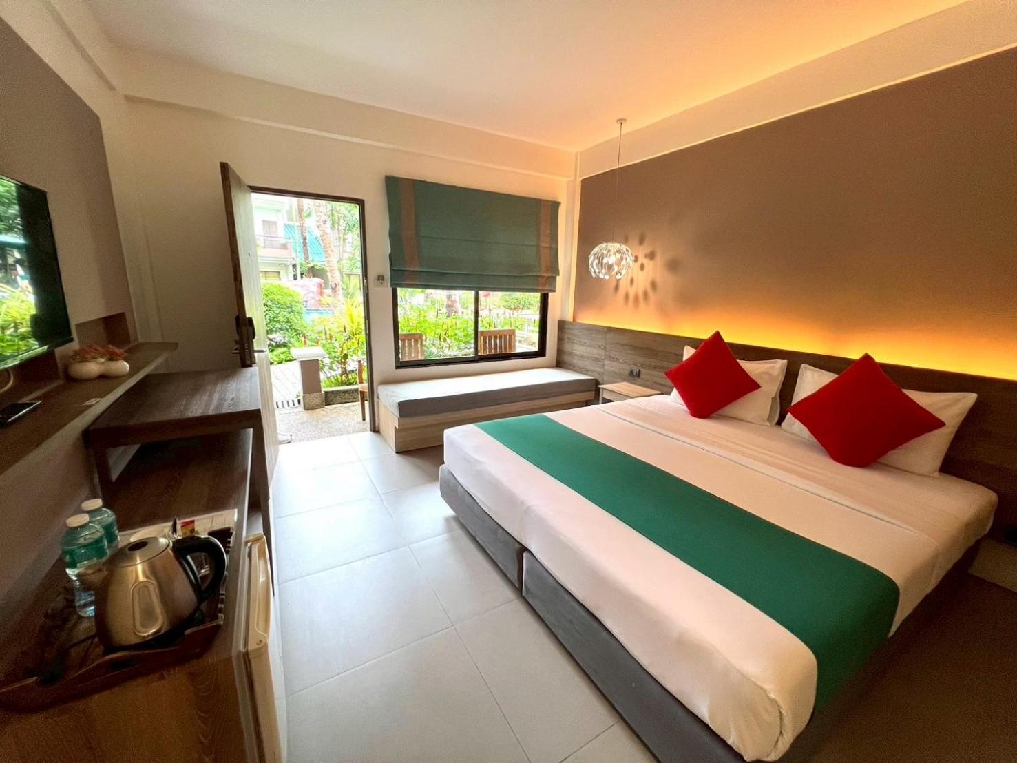 Deluxe Oasis Double or Twin Room