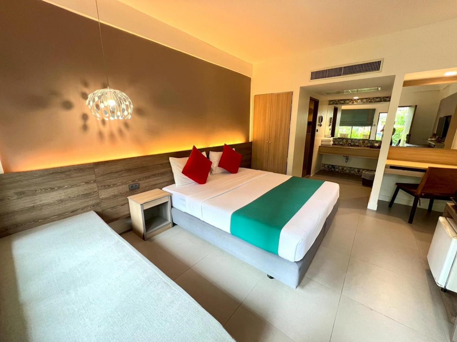 Deluxe Oasis Double or Twin Room