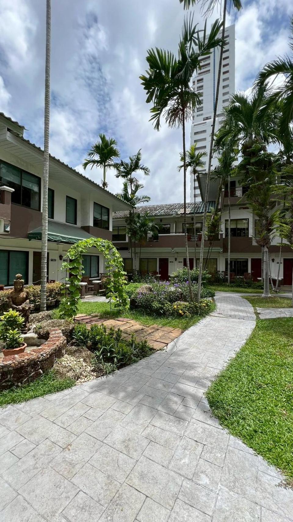 Deluxe Oasis Double or Twin Room