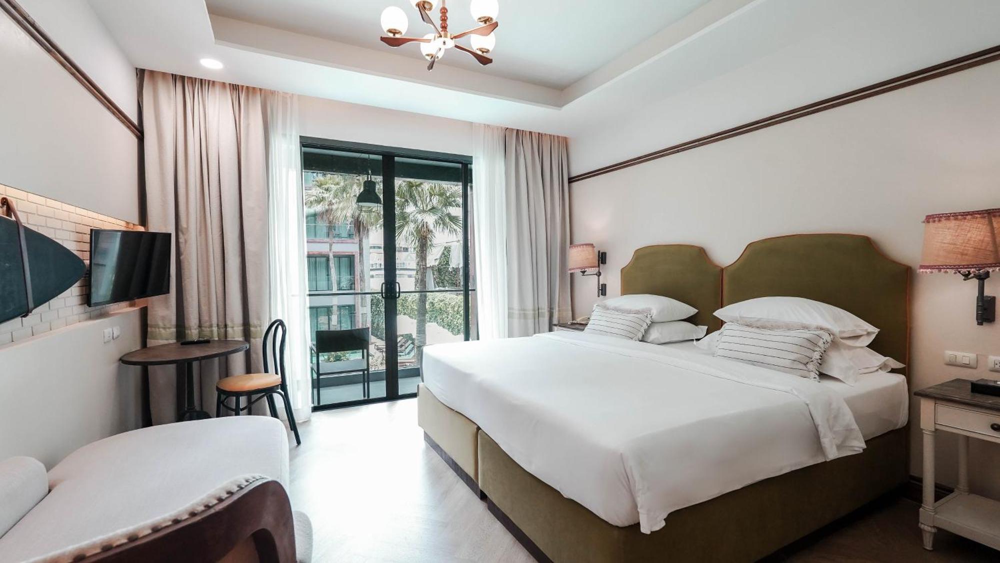 Deluxe Double or Twin Room Pool View