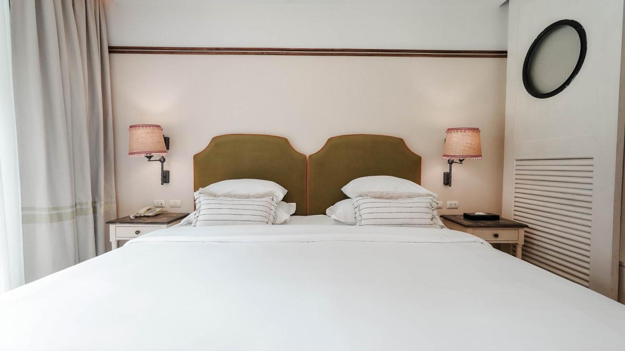 Deluxe Double or Twin Room Pool View