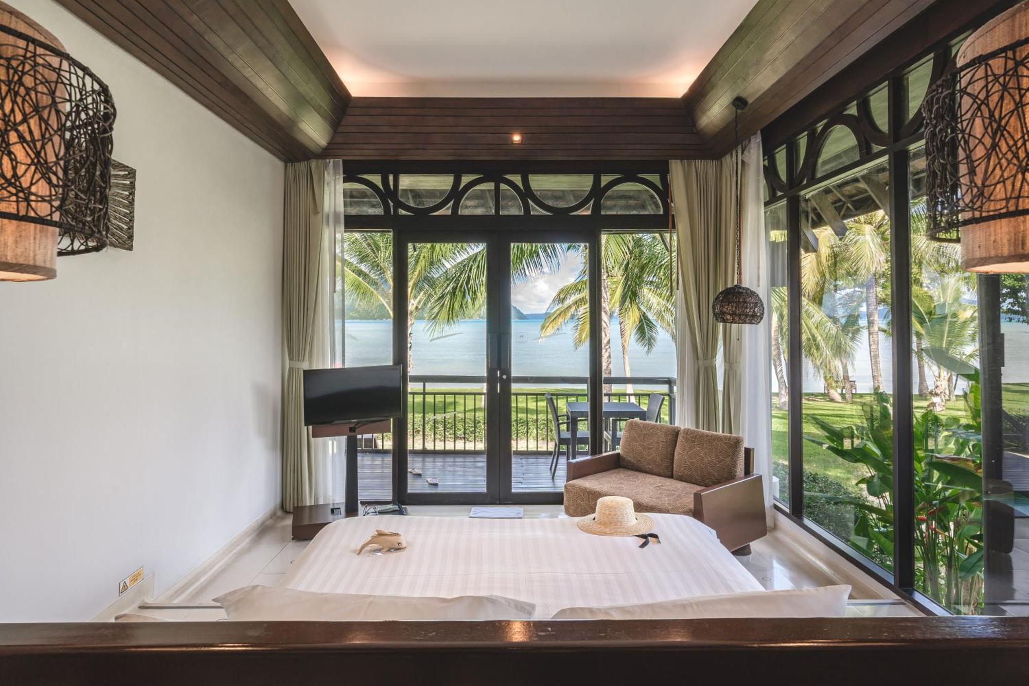 Deluxe Villa Beachfront