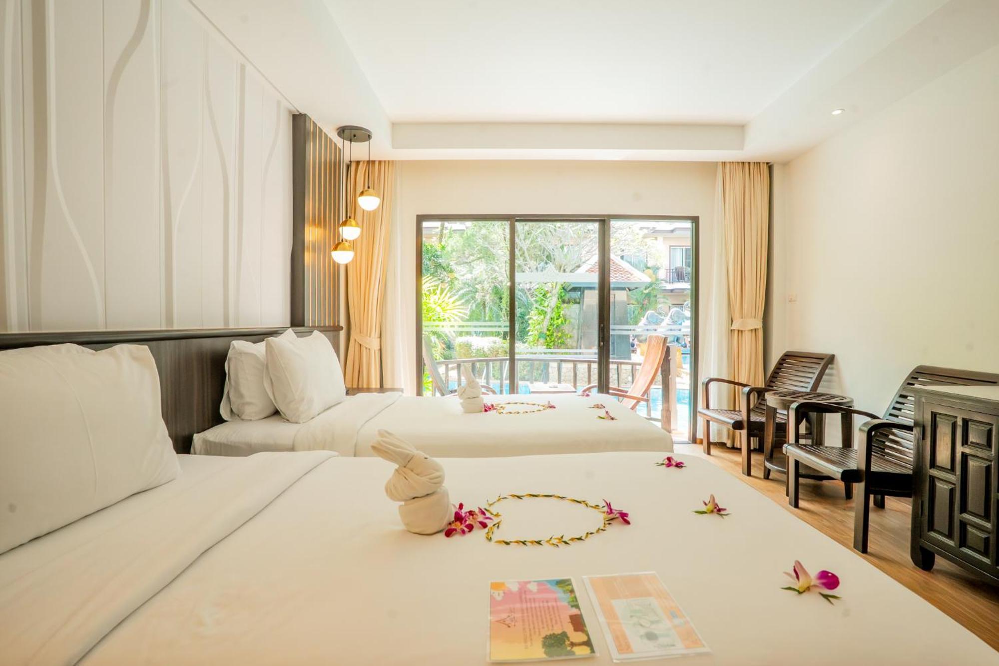 Grand Deluxe Double or Twin Room Pool Access