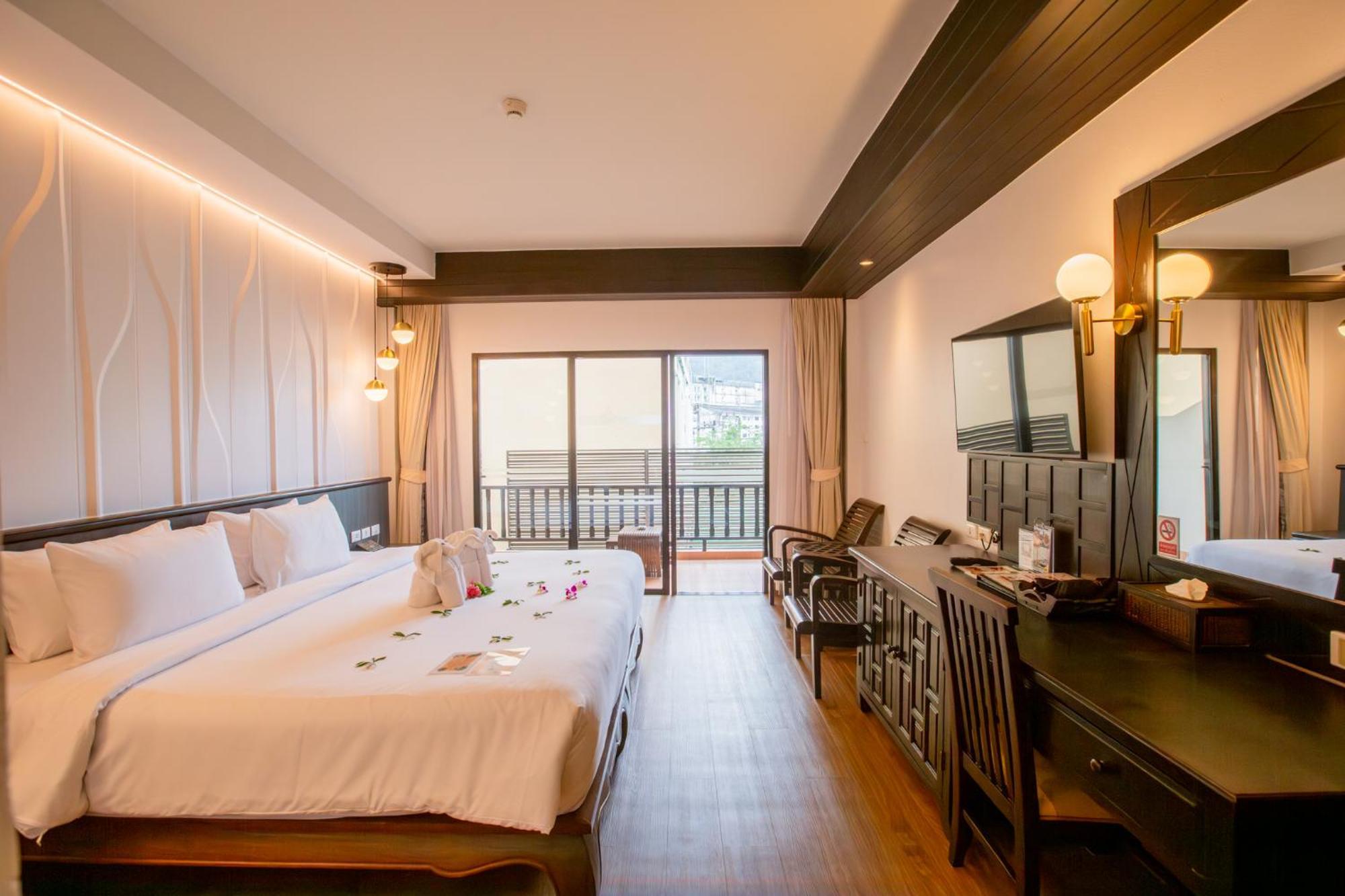 Deluxe Double or Twin Room