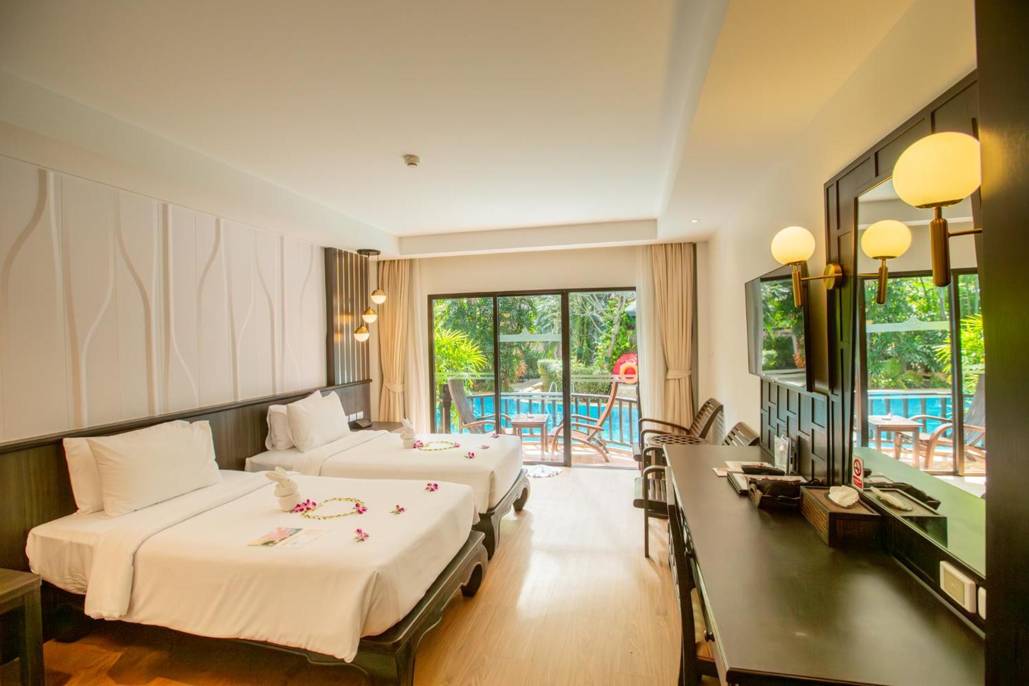 Grand Deluxe Double or Twin Room Pool Access