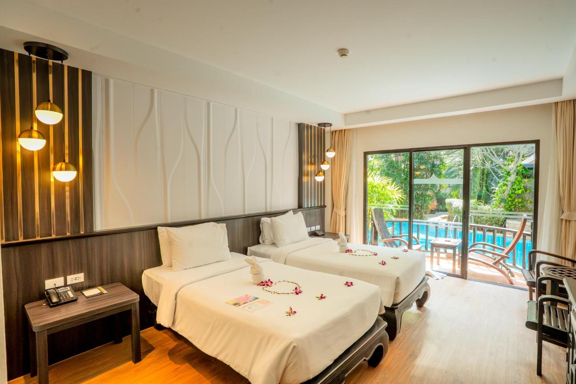 Grand Deluxe Double or Twin Room Pool Access