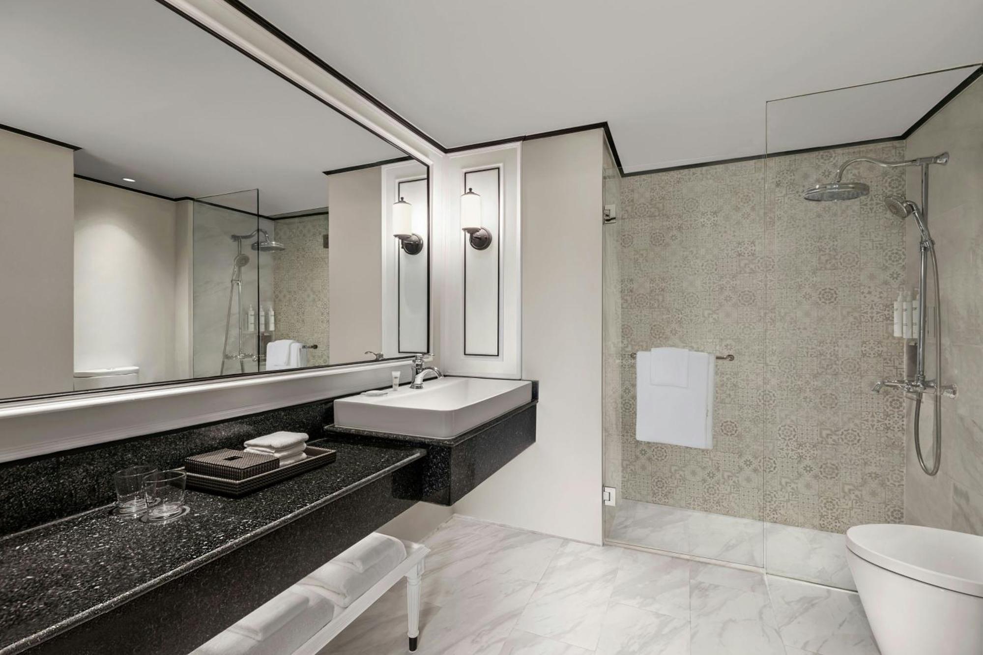 Deluxe Twin Room City View