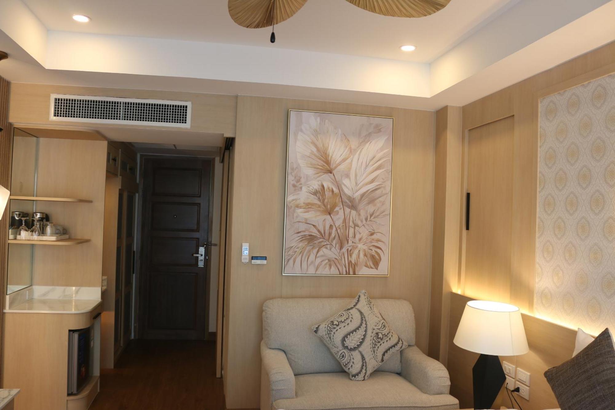 Deluxe Double Room Bath