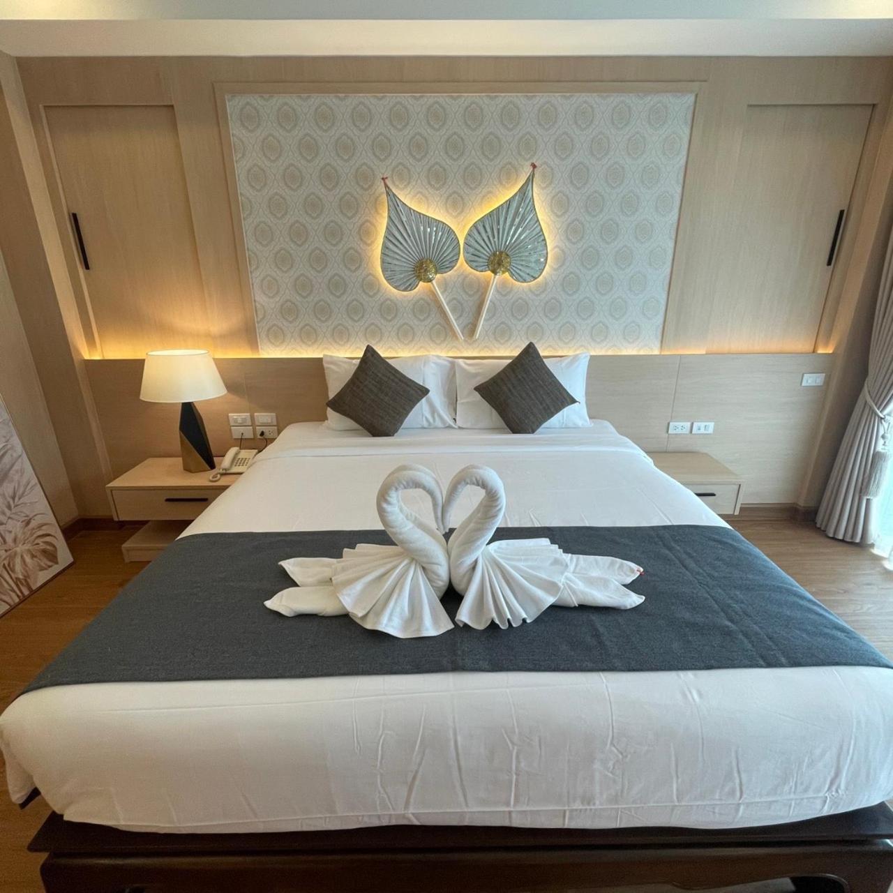 Deluxe Double Room Bath