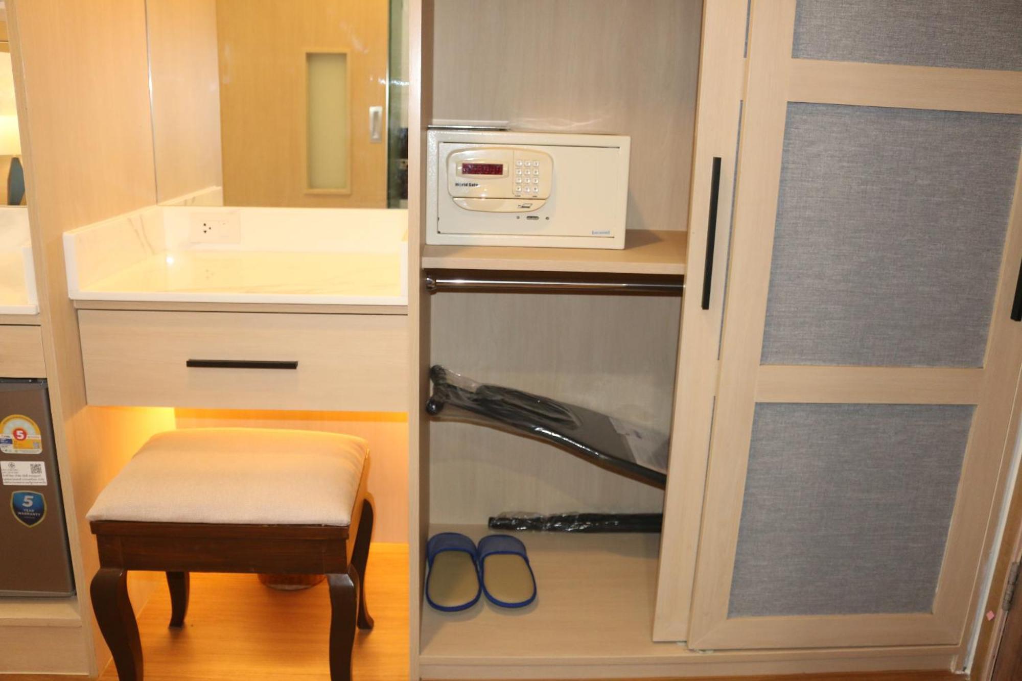 Deluxe Double Room Bath