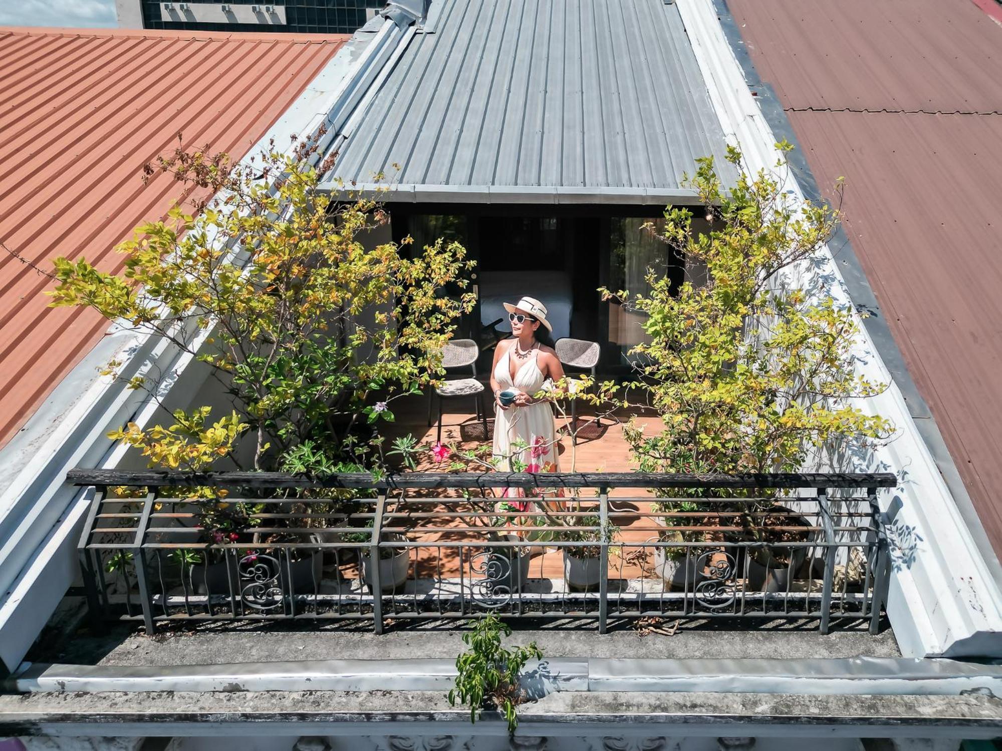 Studio Balcony
