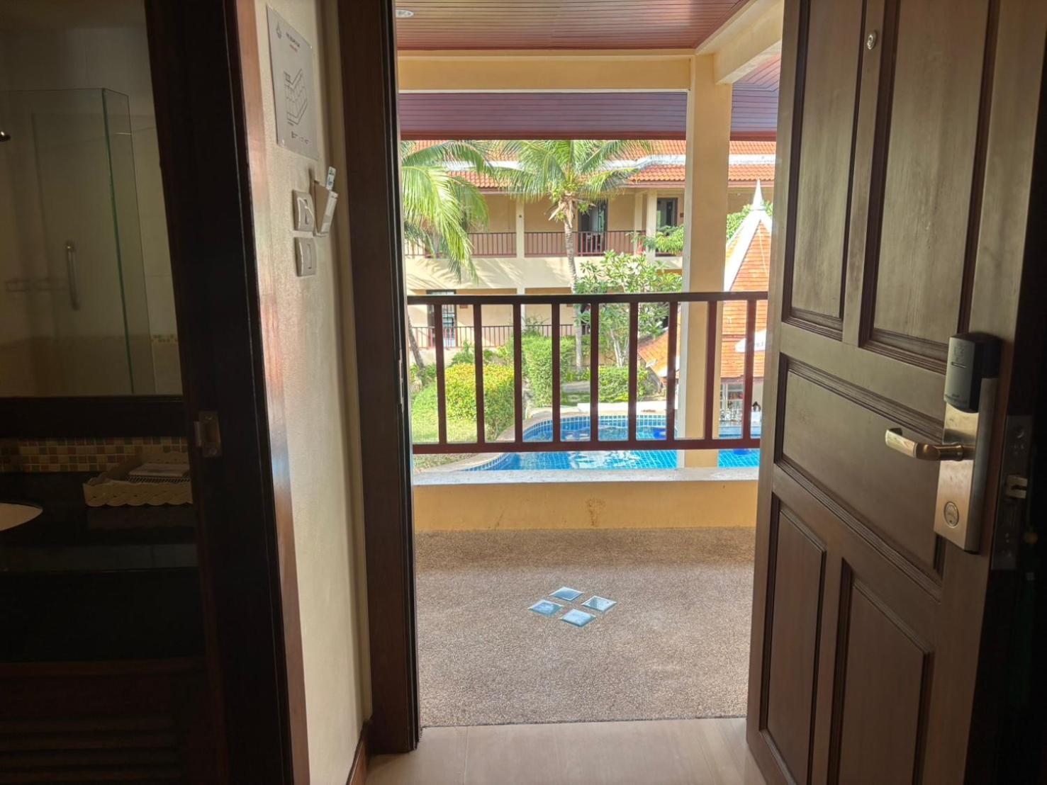 Deluxe Double or Twin Room Side Pool View